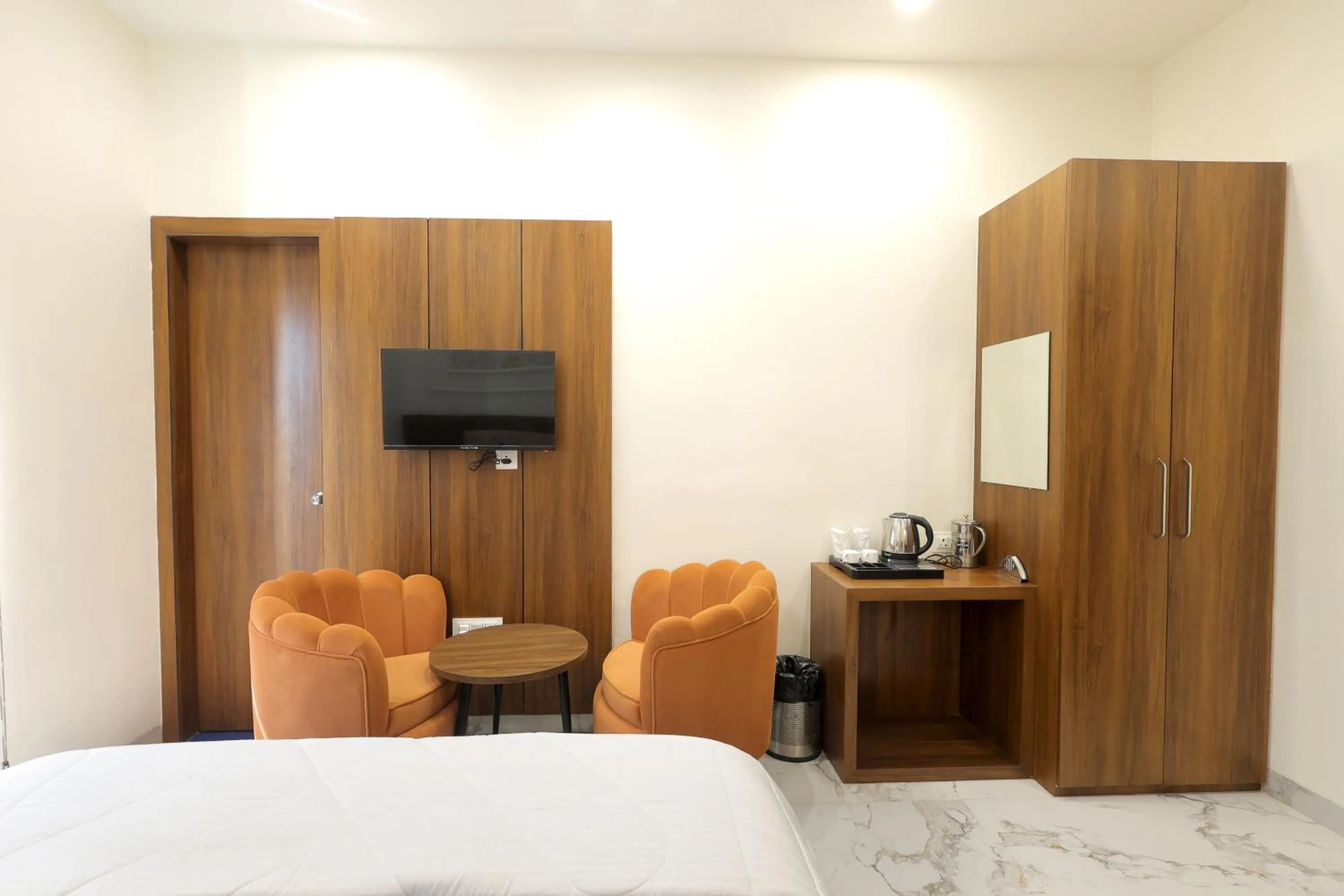 TV and multimedia, Bed in Hotel Shrinath Palace