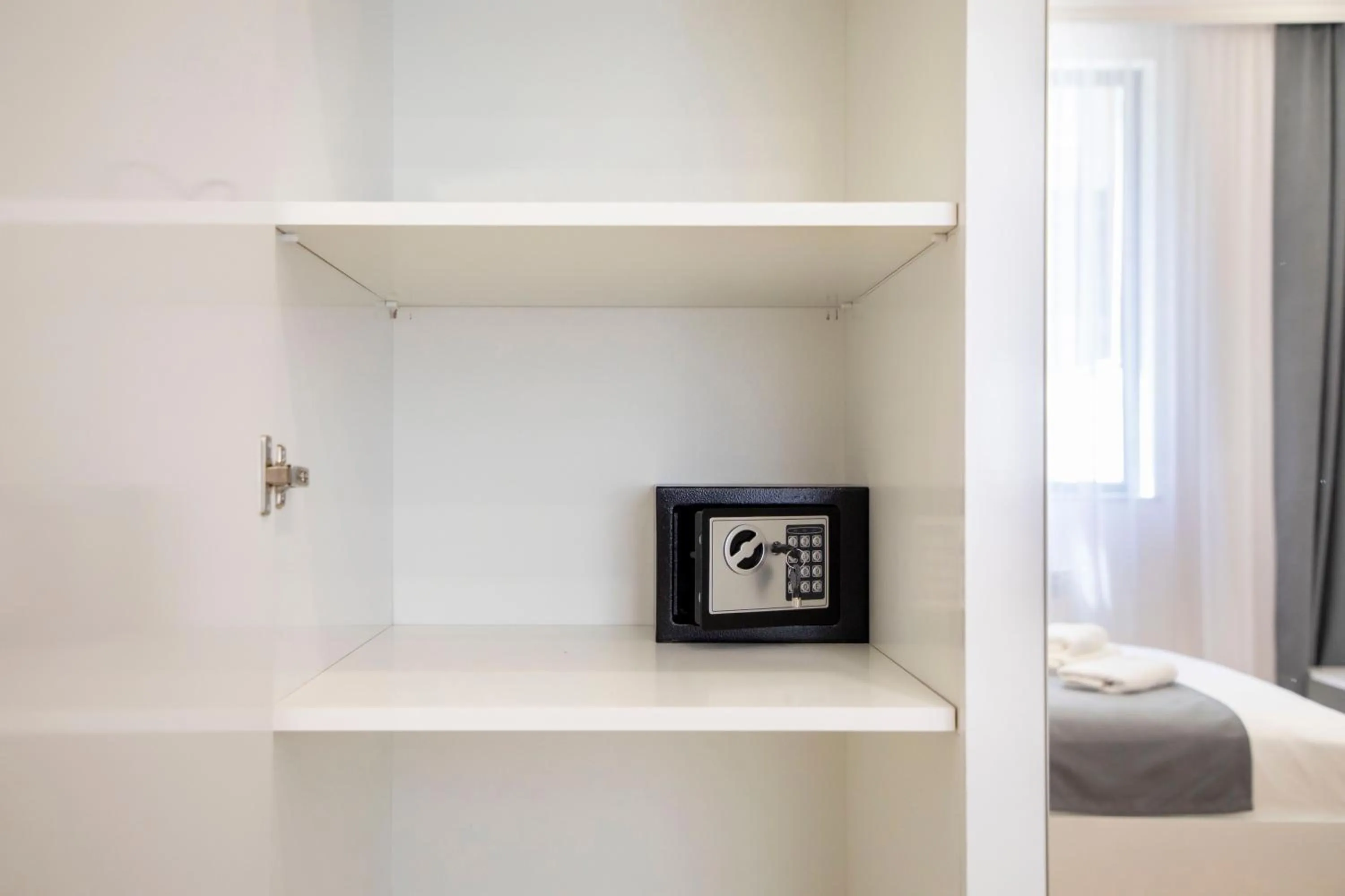 safe, Bed in Maison Heritage Hotel