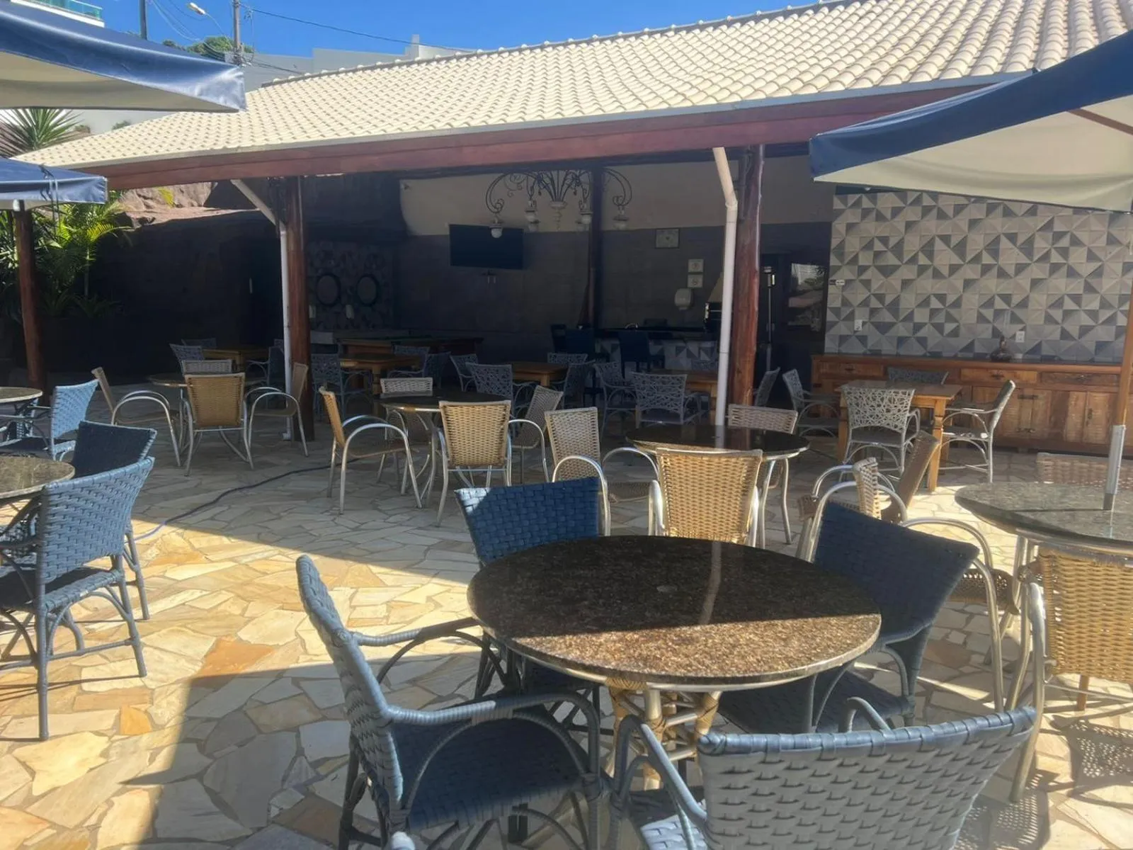 Restaurant/places to eat in Hotel Arlen 4