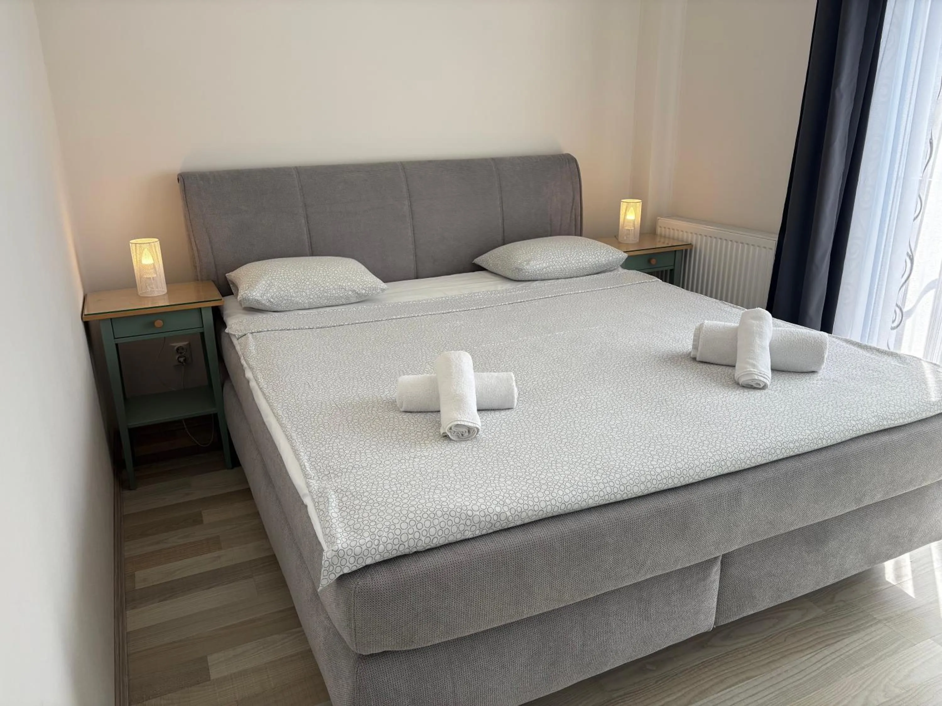 Bedroom, Bed in Hermann Apartments