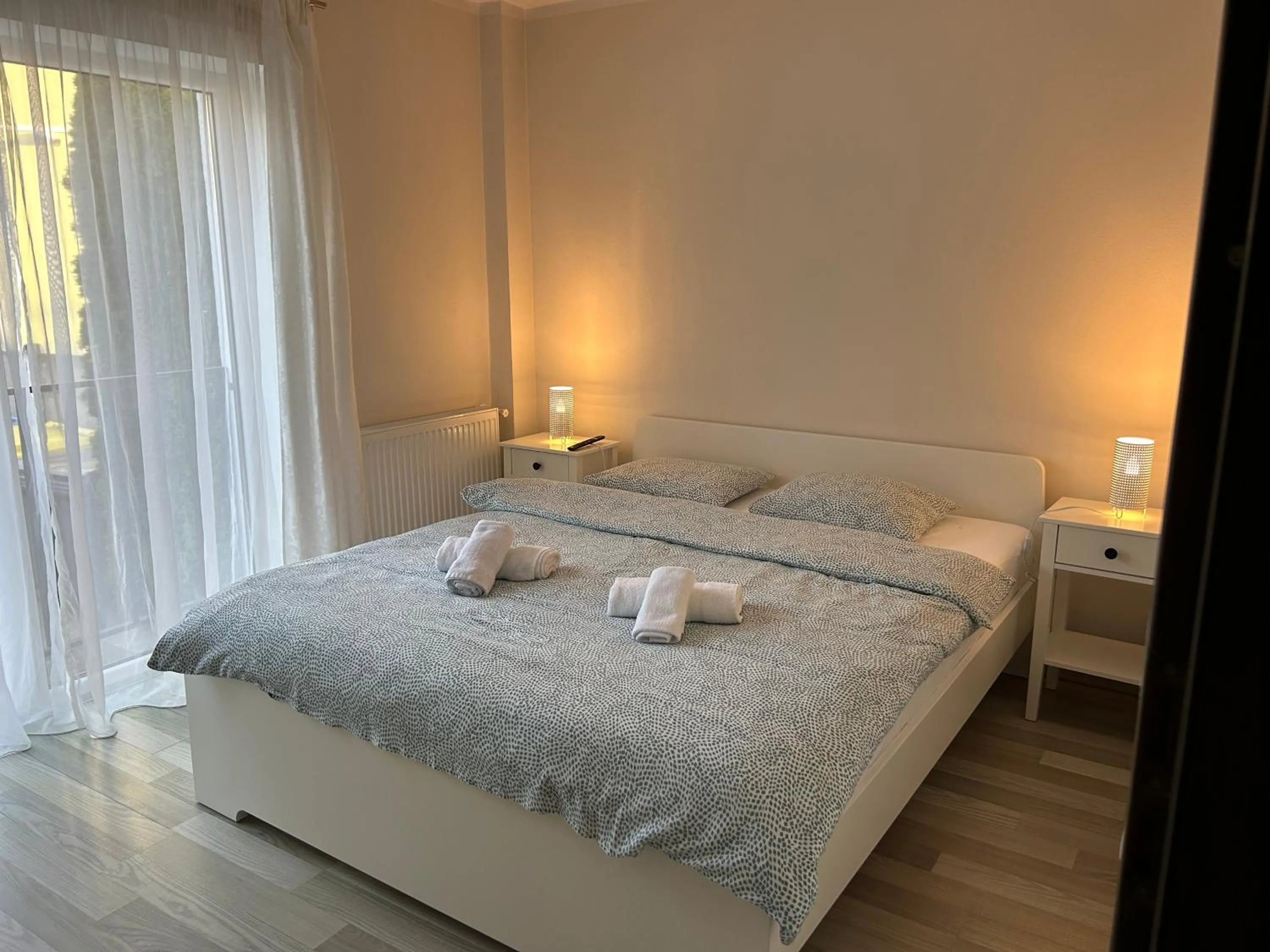 Bedroom, Bed in Hermann Apartments