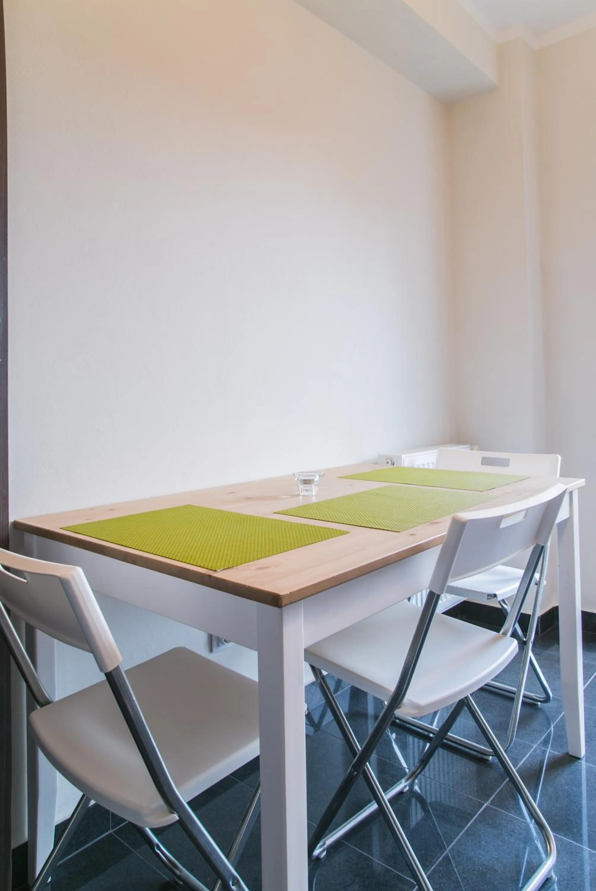 Coffee/tea facilities in Hermann Apartments