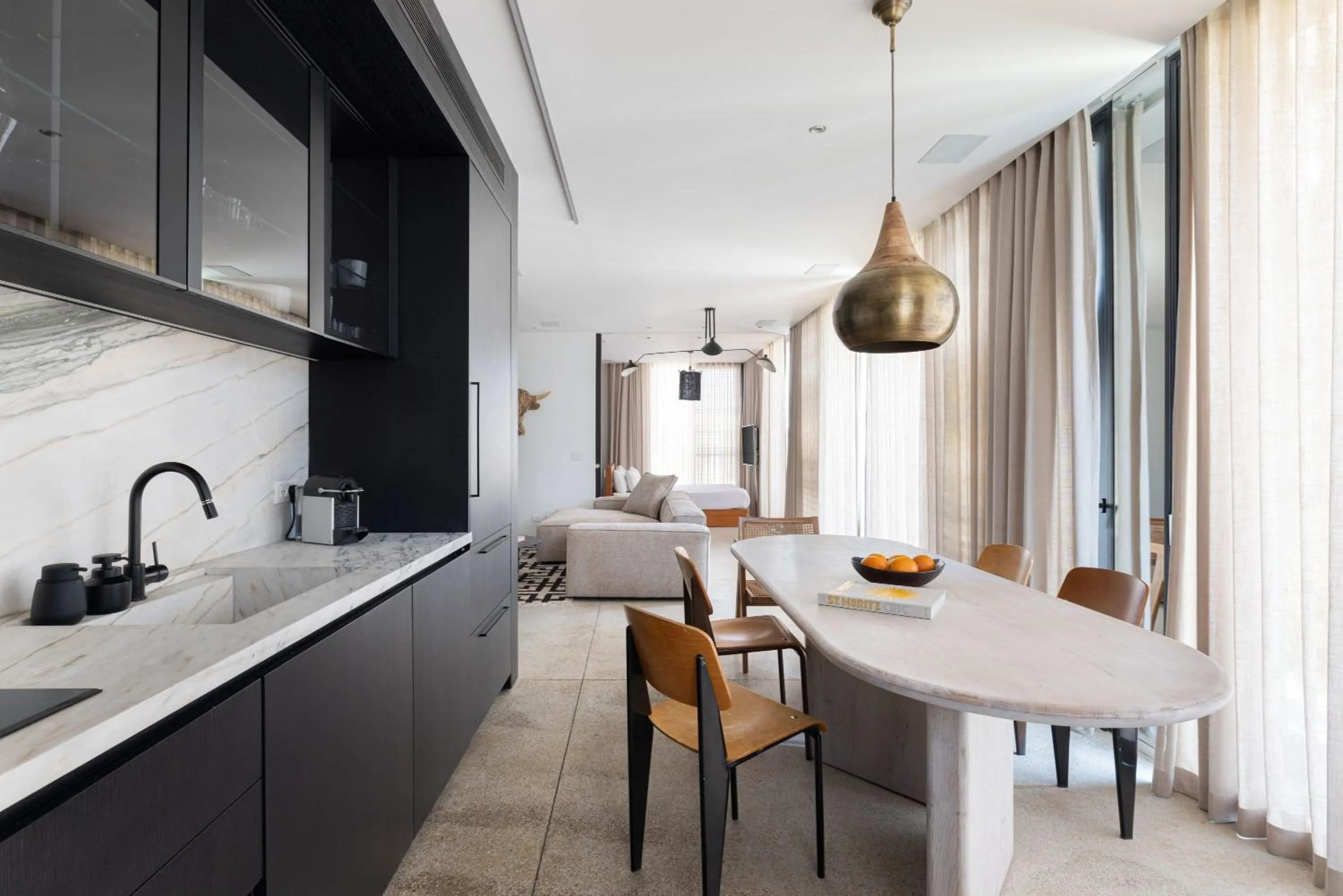 High Living Penthouse with Rooftop Pool