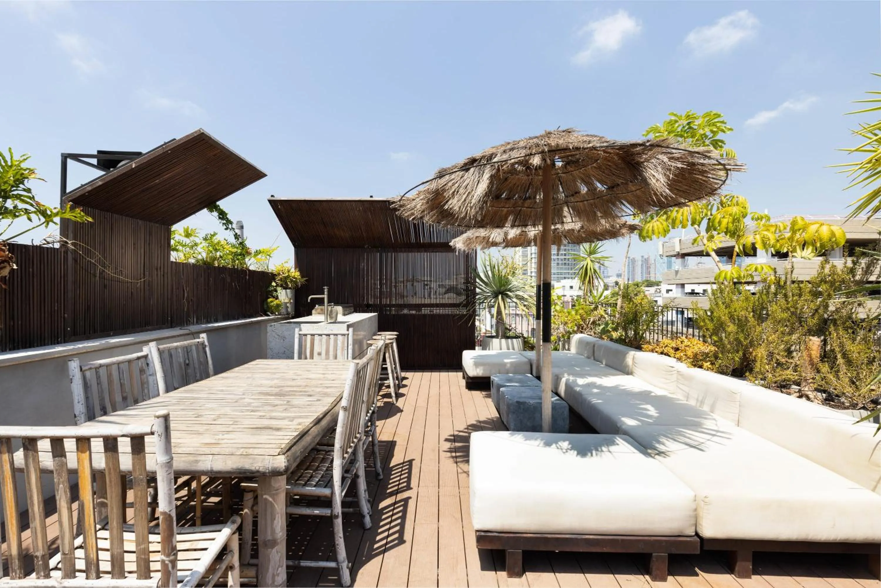 High Living Penthouse with Rooftop Pool