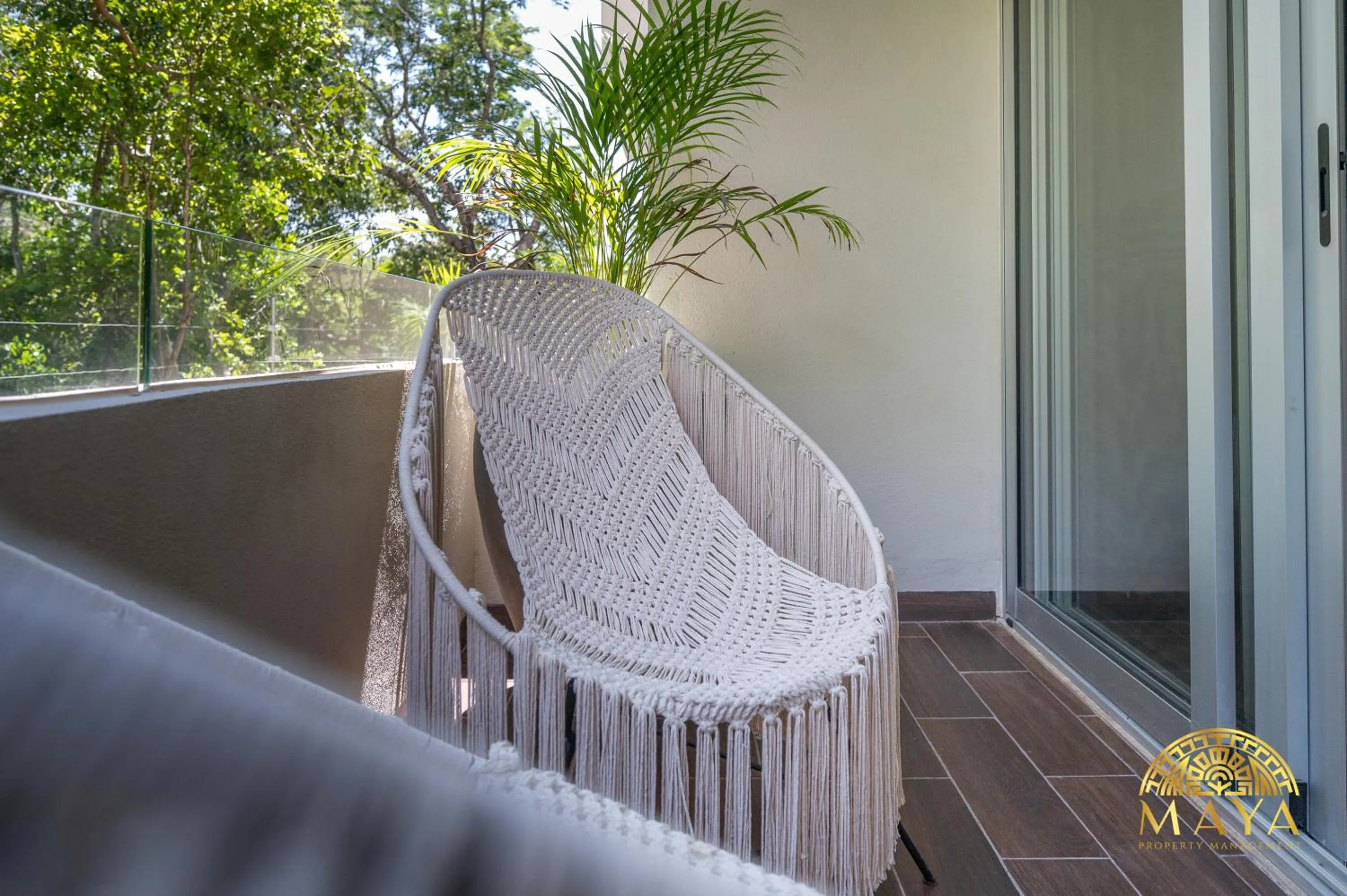 Day in Nhoa Tulum Aparthotel by Maya PM