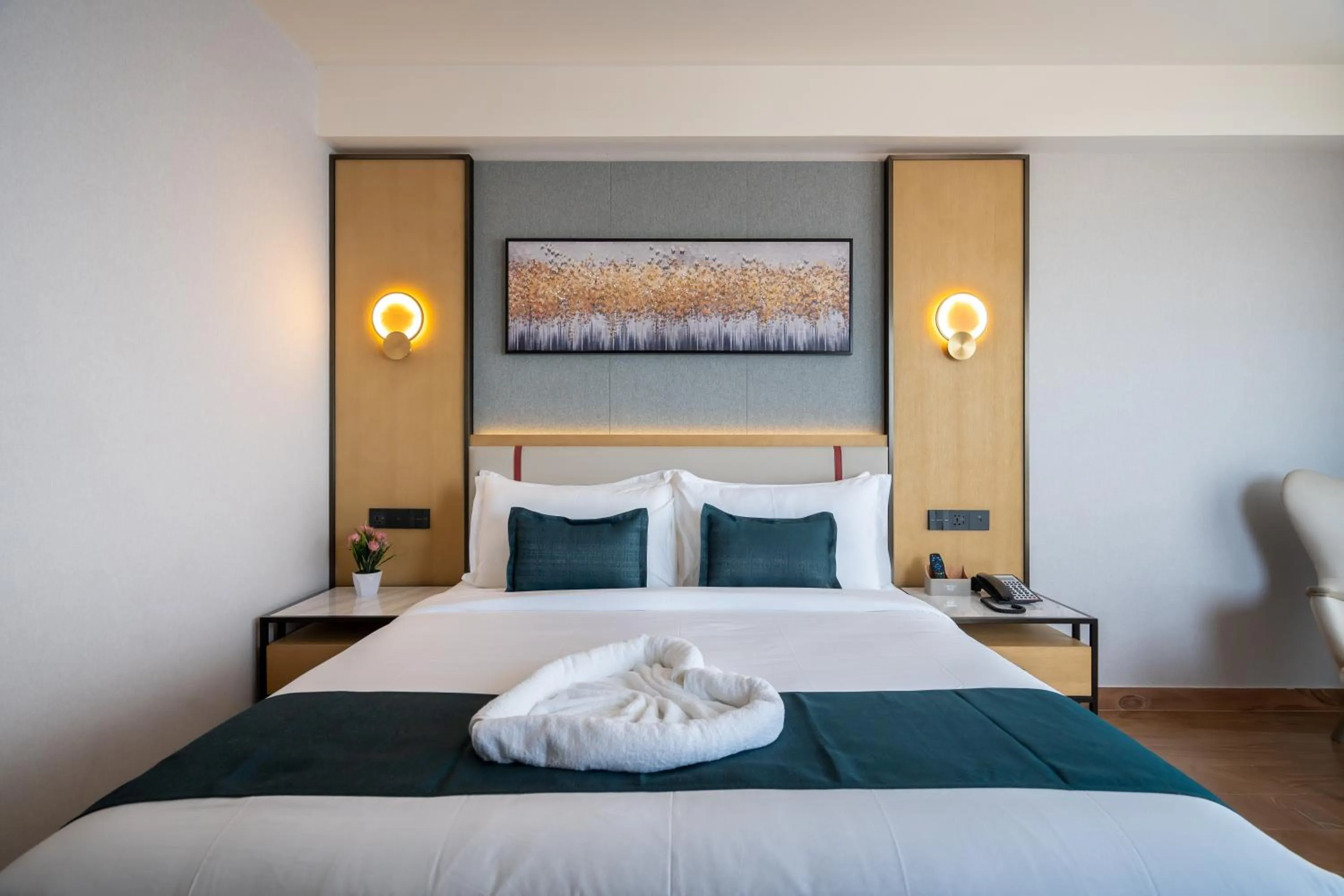 Bed in Copper Leaf Hotels, Tirunelveli