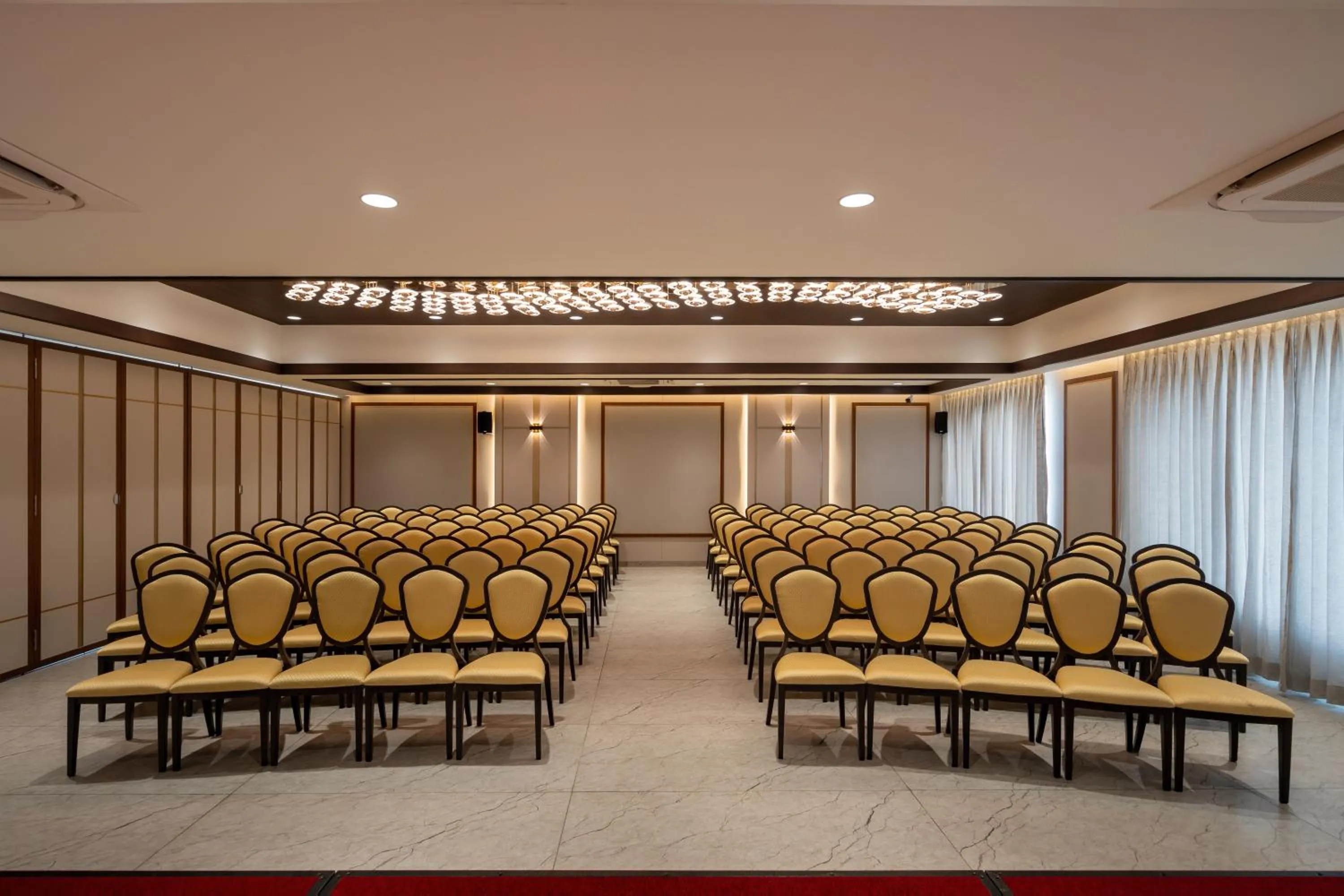 Banquet/Function facilities in Copper Leaf Hotels, Tirunelveli