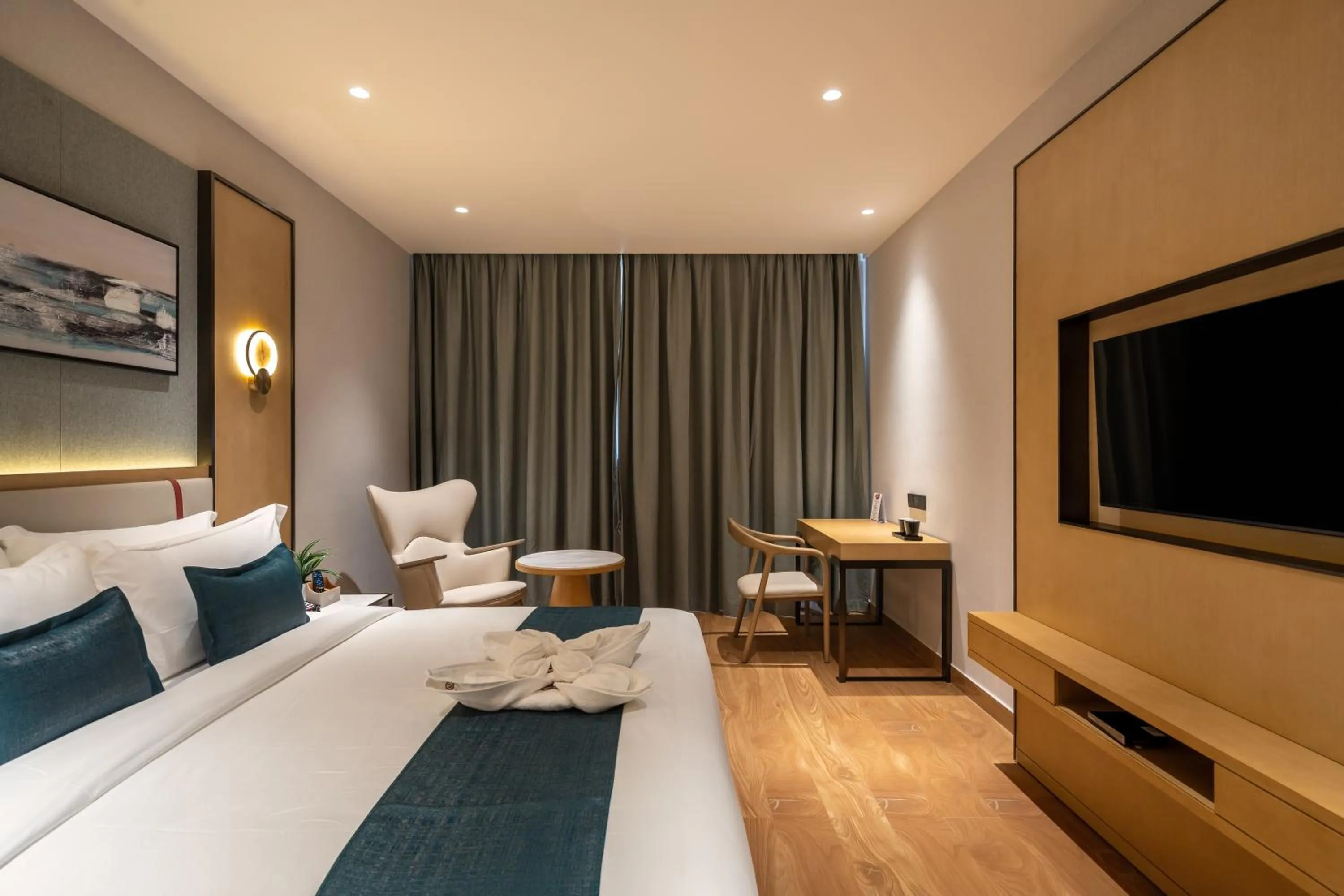 Bed in Copper Leaf Hotels, Tirunelveli