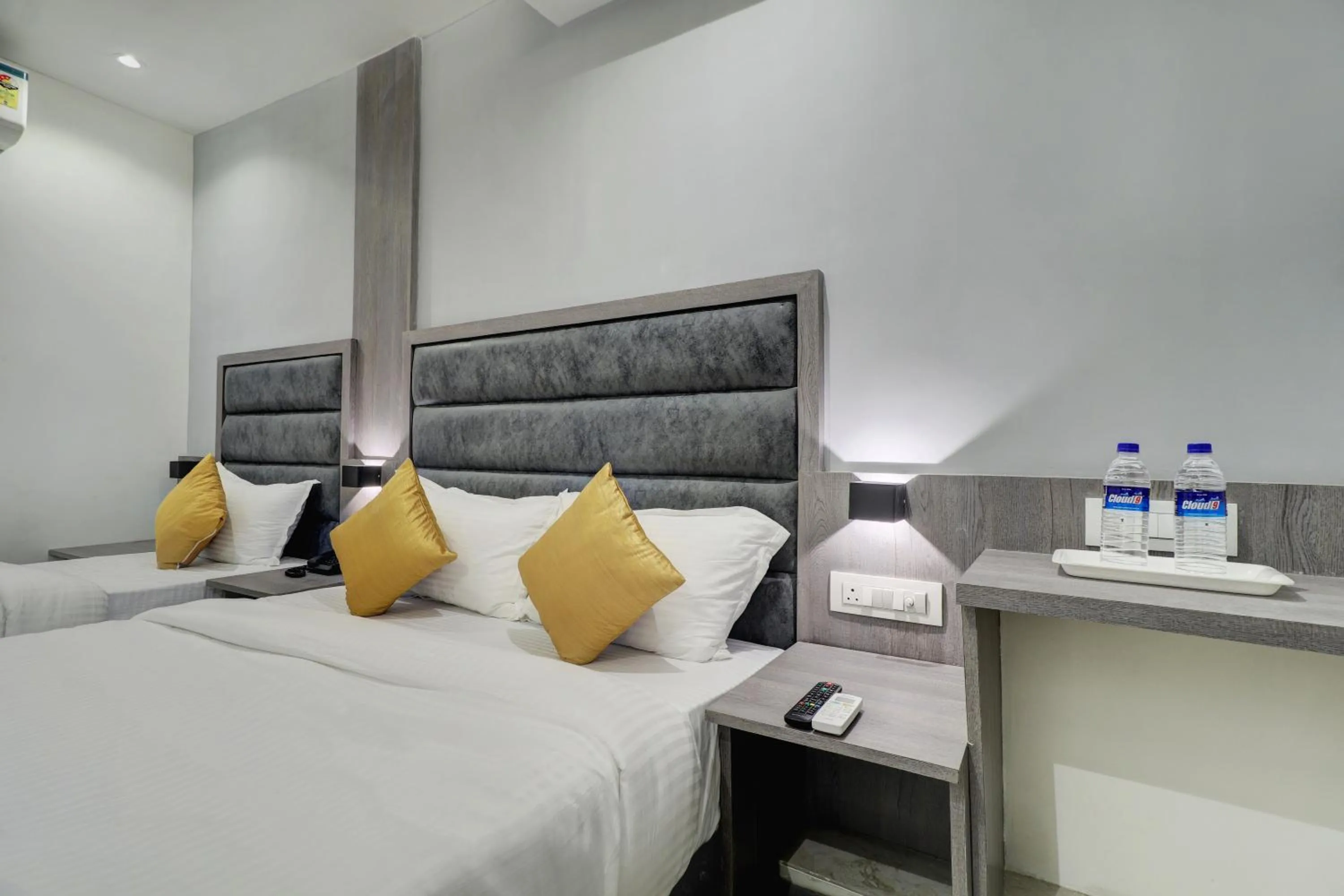 Bedroom, Bed in Hotel Isra International, BKC