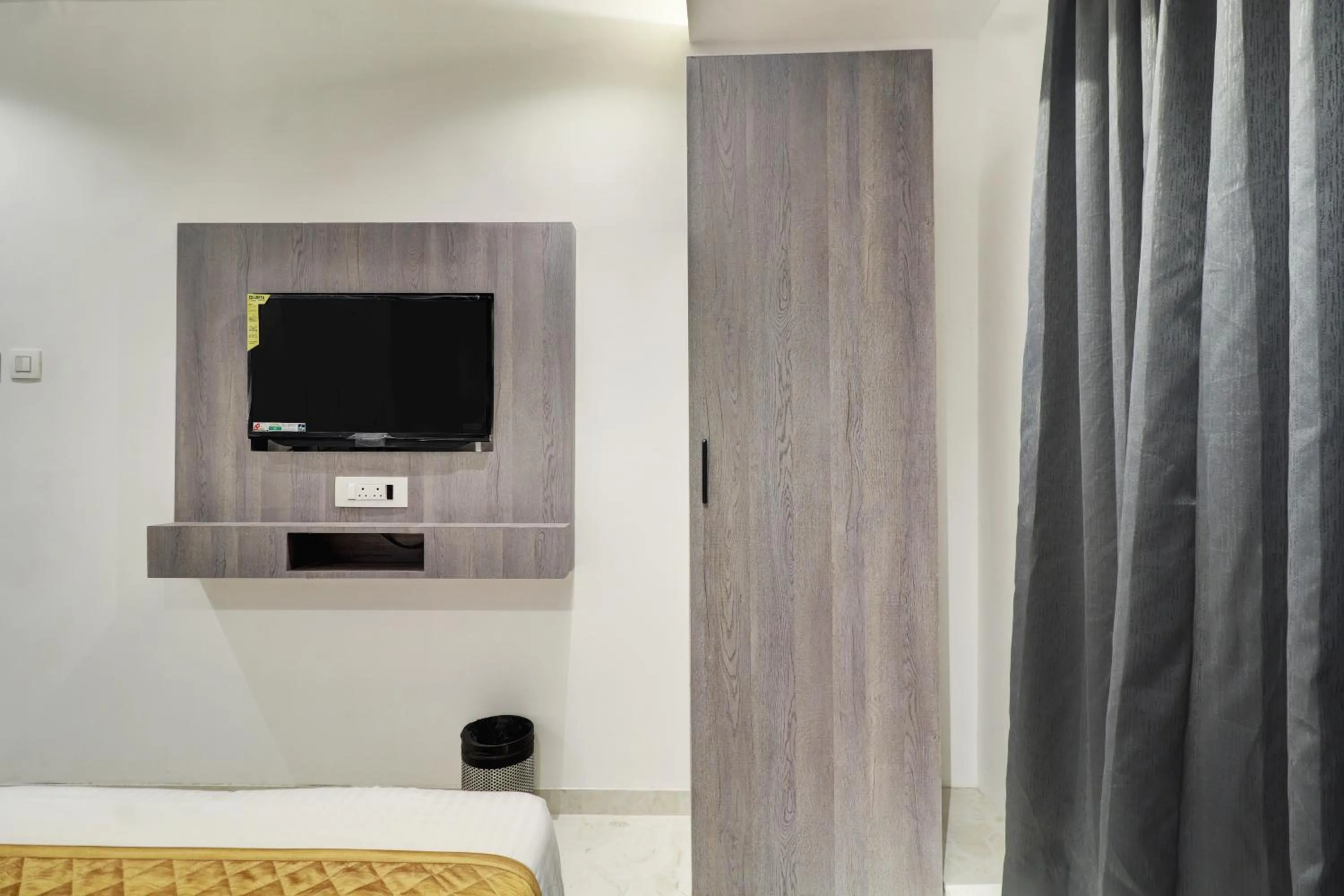 TV and multimedia in Hotel Isra International, BKC