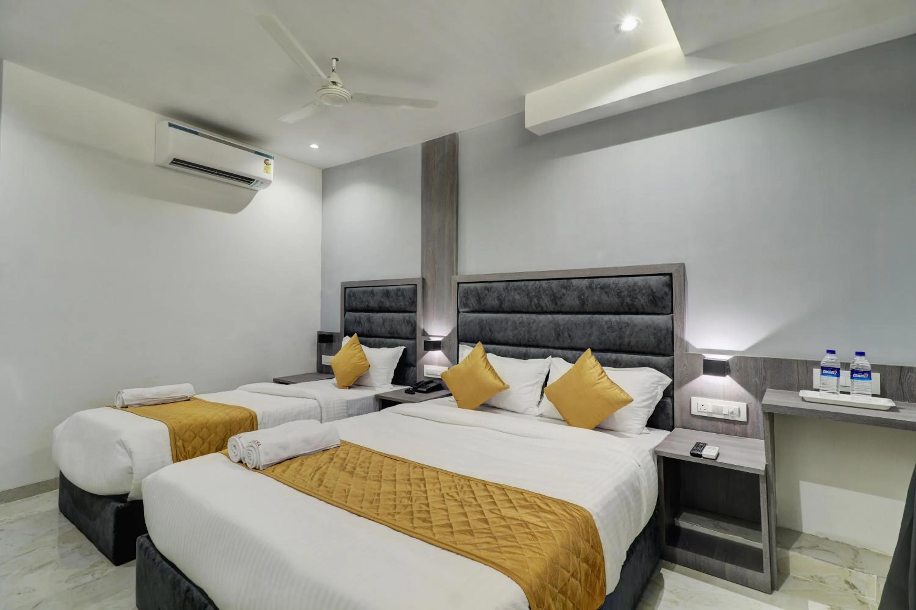 Bed in Hotel Isra International, BKC