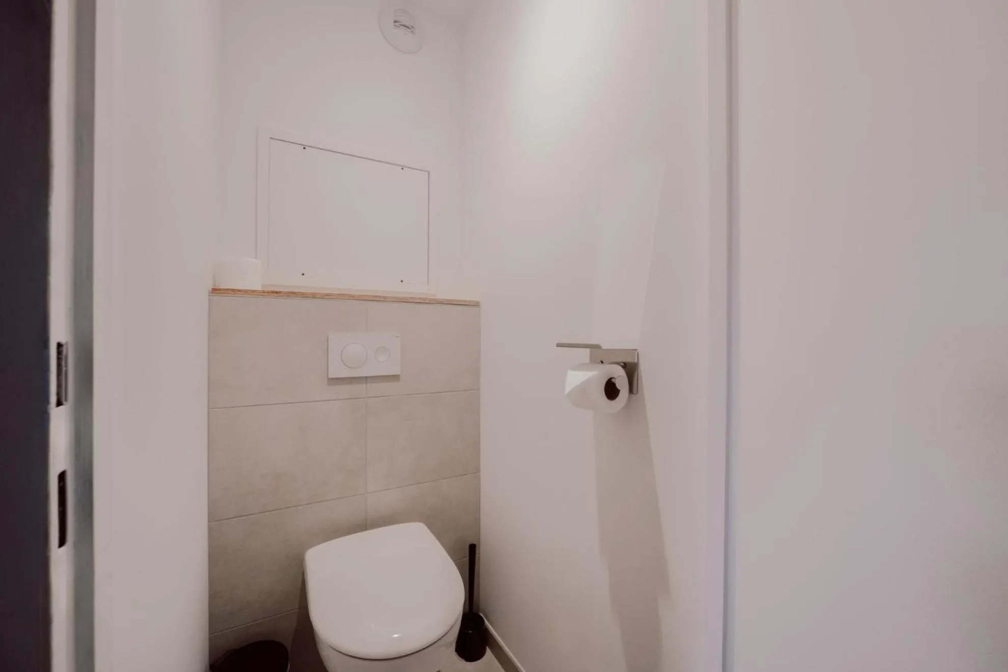 Toilet in Alpeen Hotel