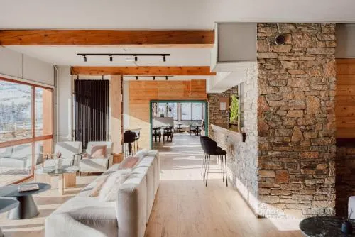 Alpeen Hotel