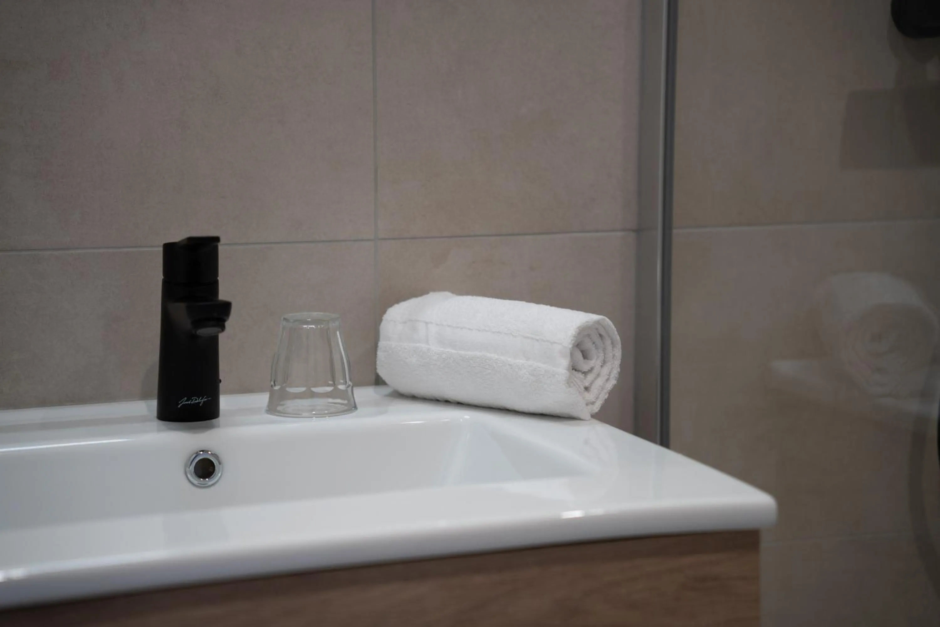 Bathroom in Alpeen Hotel