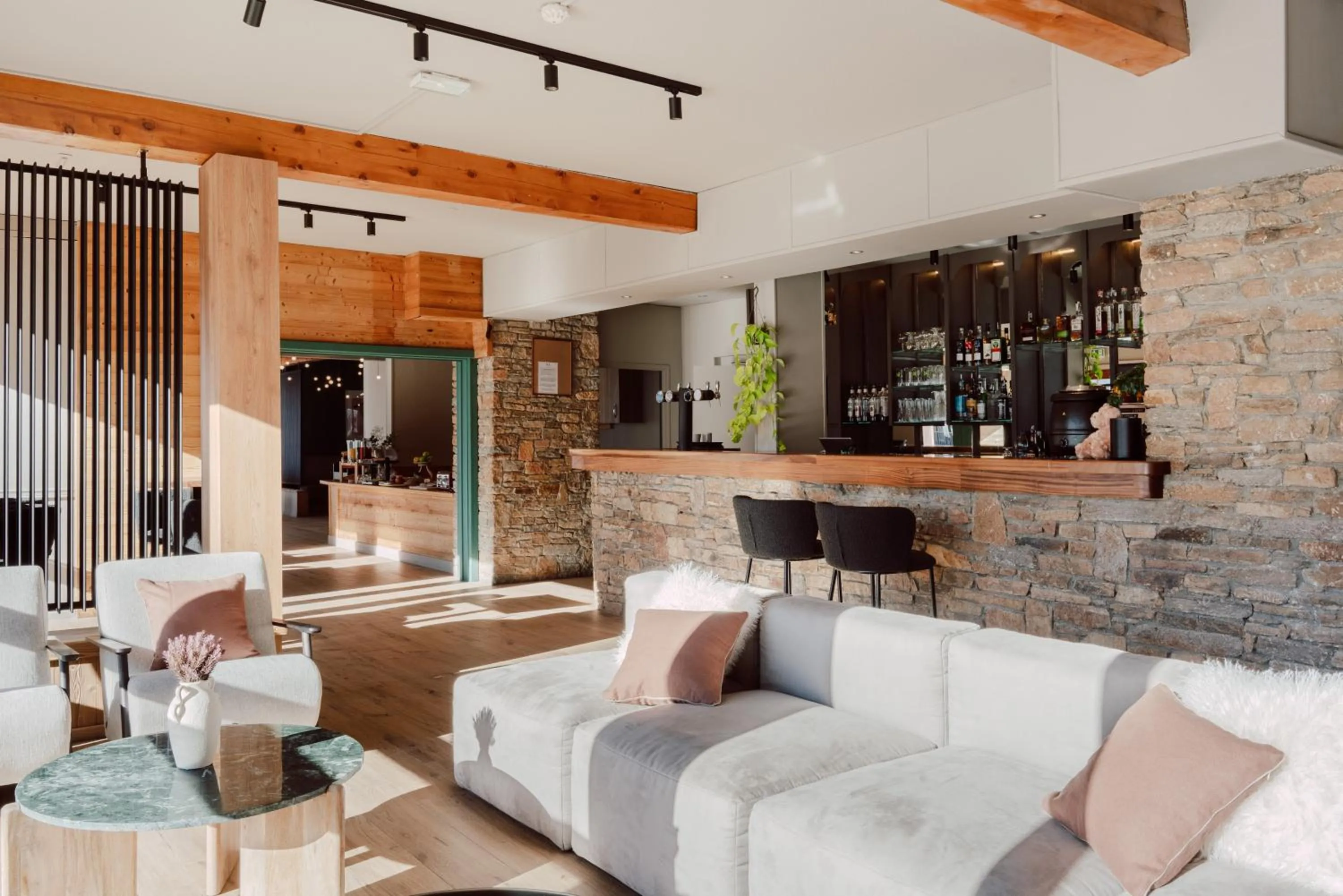Lounge or bar in Alpeen Hotel