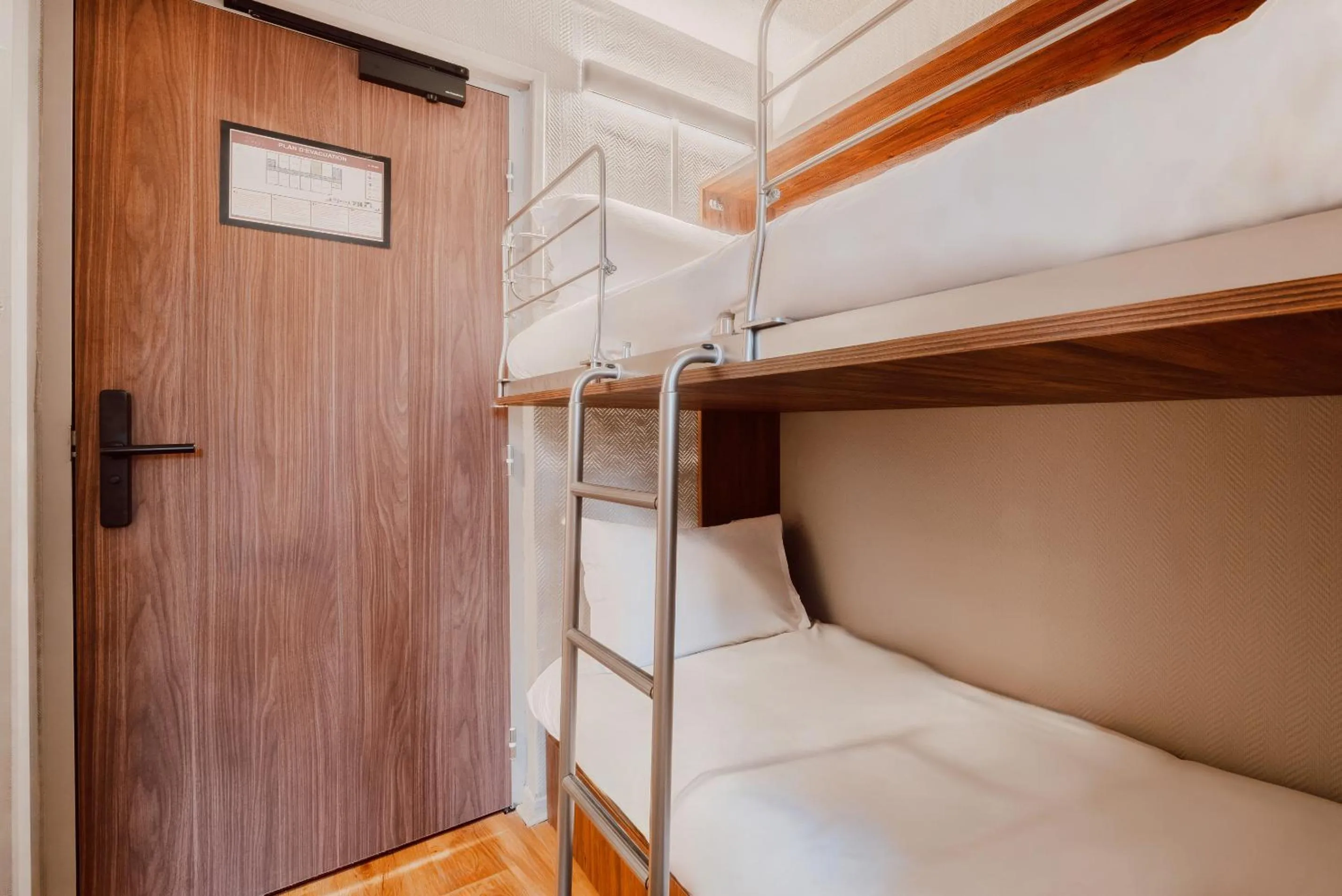 Bed in Alpeen Hotel