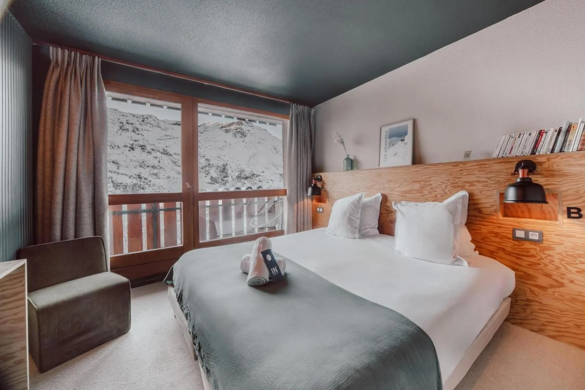 Bed in Alpeen Hotel
