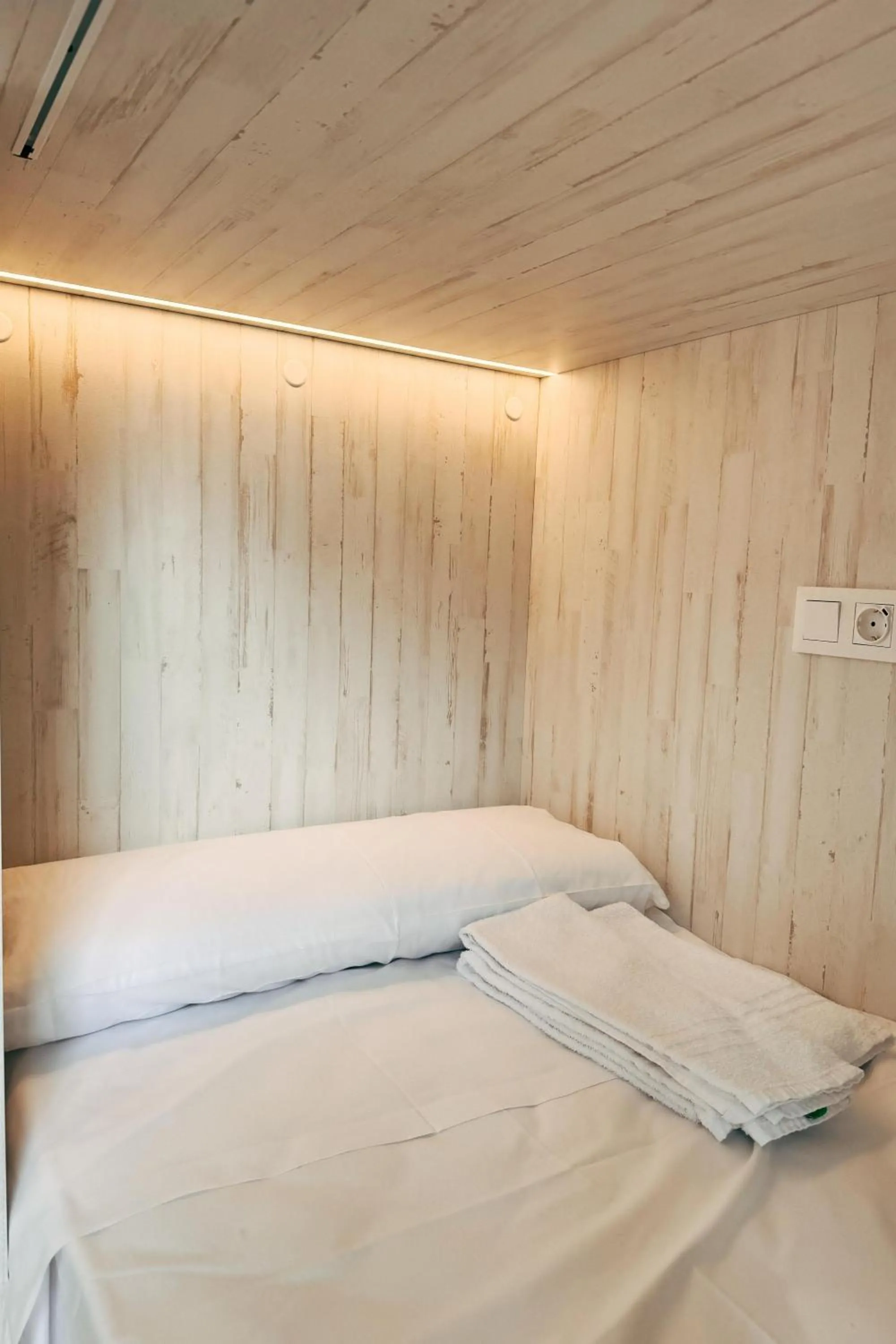 bunk bed, Bed in Adventure Hostel Madrid