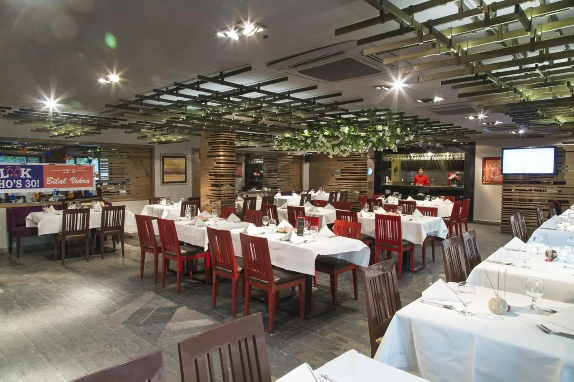 Restaurant/places to eat in Royaute Luxury Suites and Hotel Gulberg Lahore Restaurant/places to eat in Royaute Luxury Suites and Hotel Gulberg Lahore