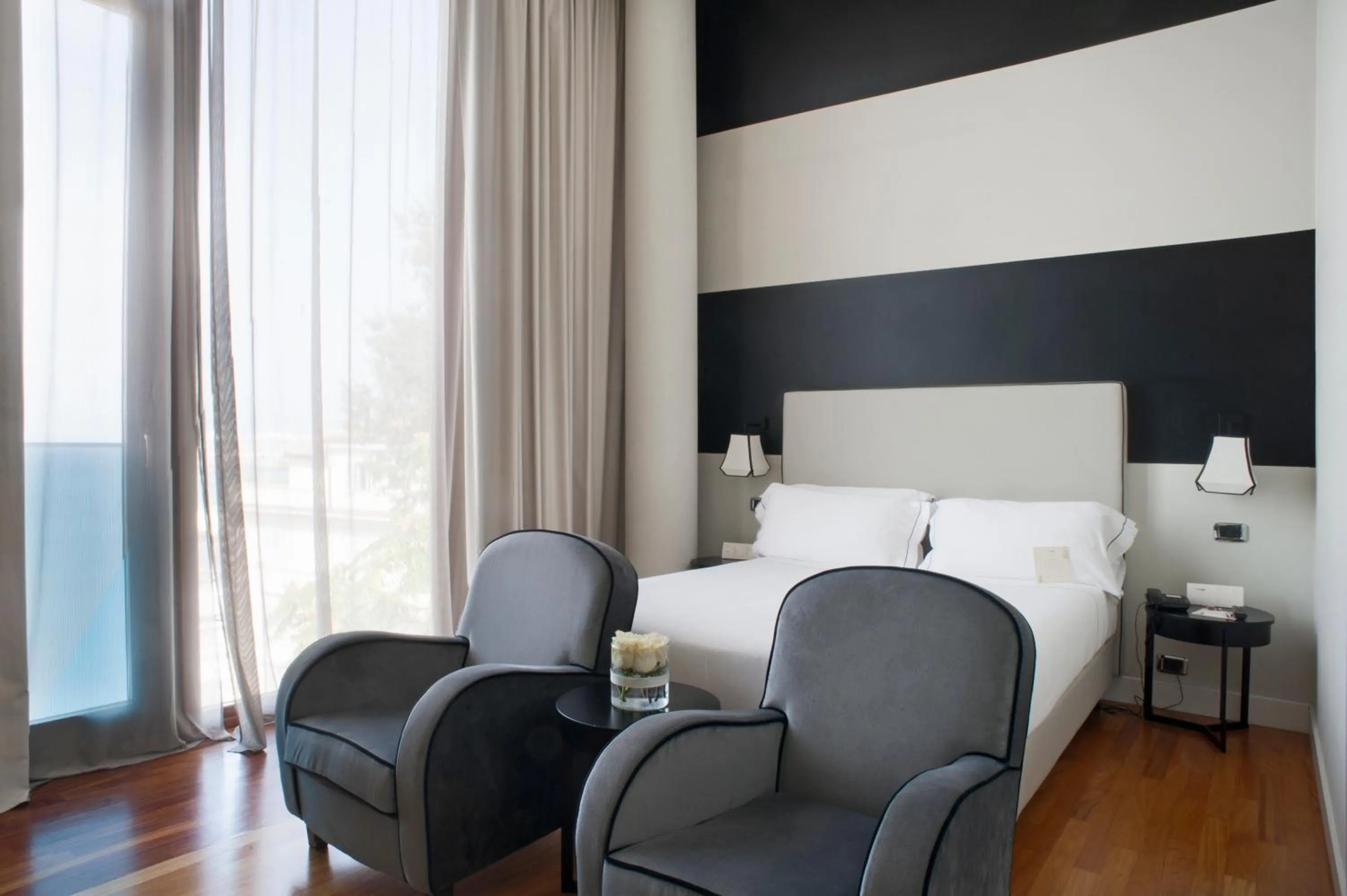 Photo of the whole room, Bed in SeePort Hotel