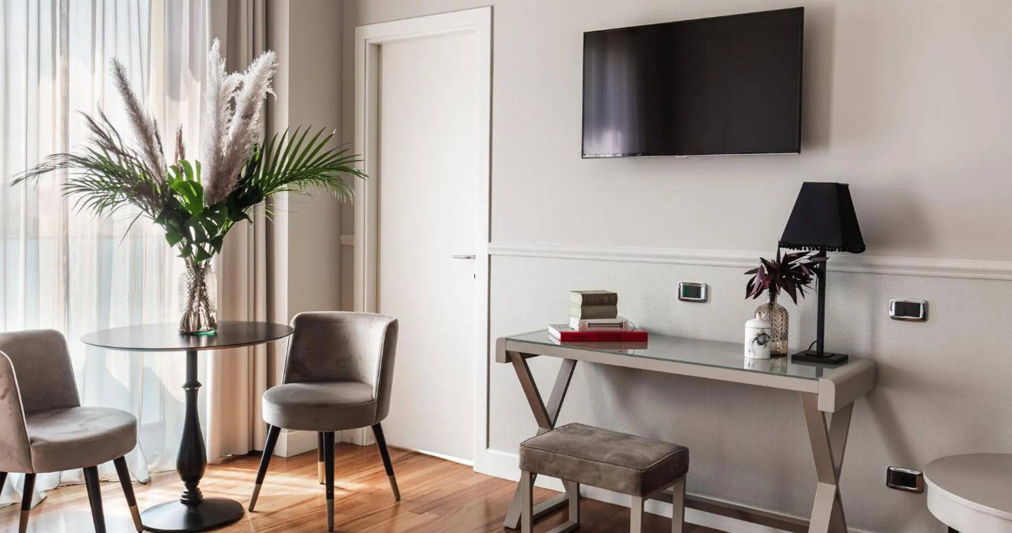 TV and multimedia in SeePort Hotel