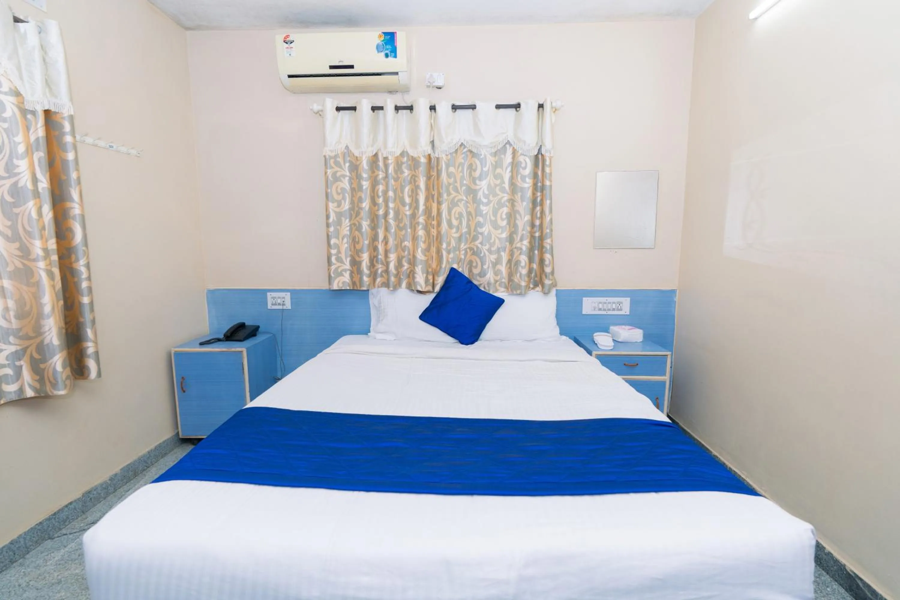 Bed in Hotel Natasha Regency Bangalore Airport