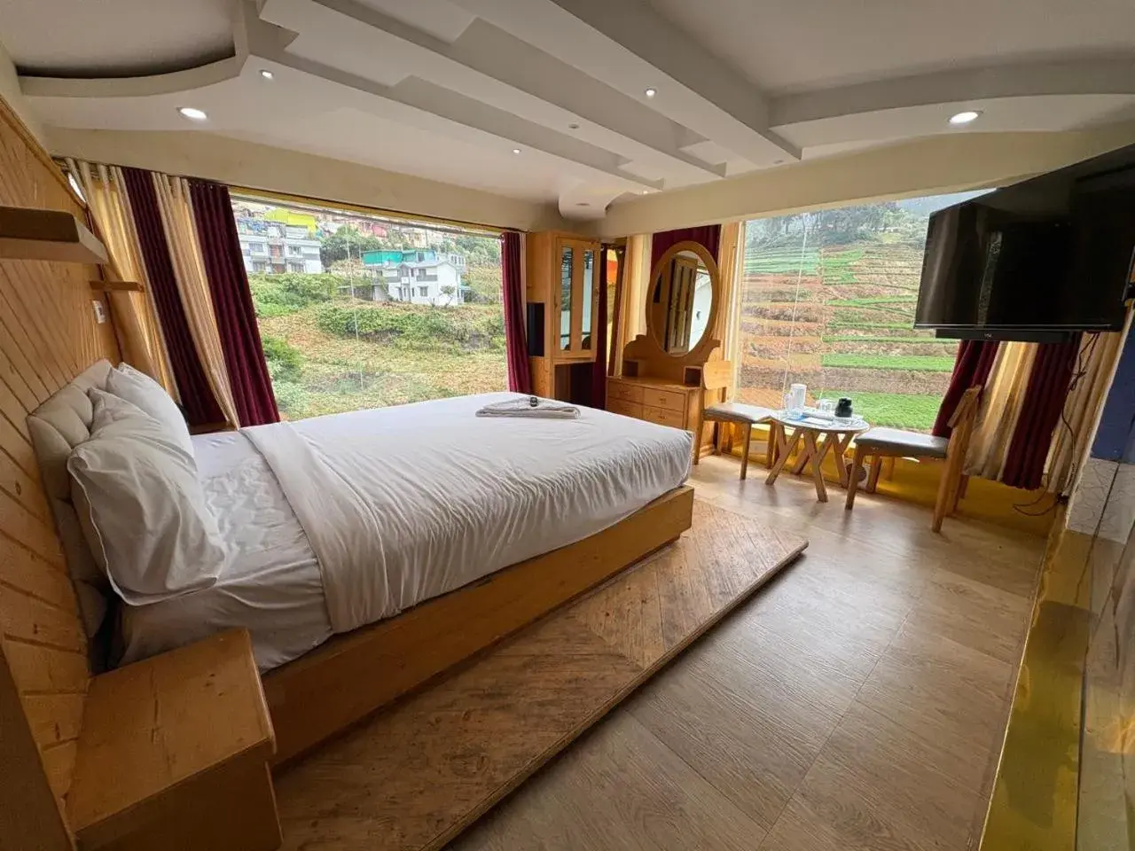 King Room with Mountain View in Rozana Retreats Ooty King Room with Mountain View in Rozana Retreats Ooty