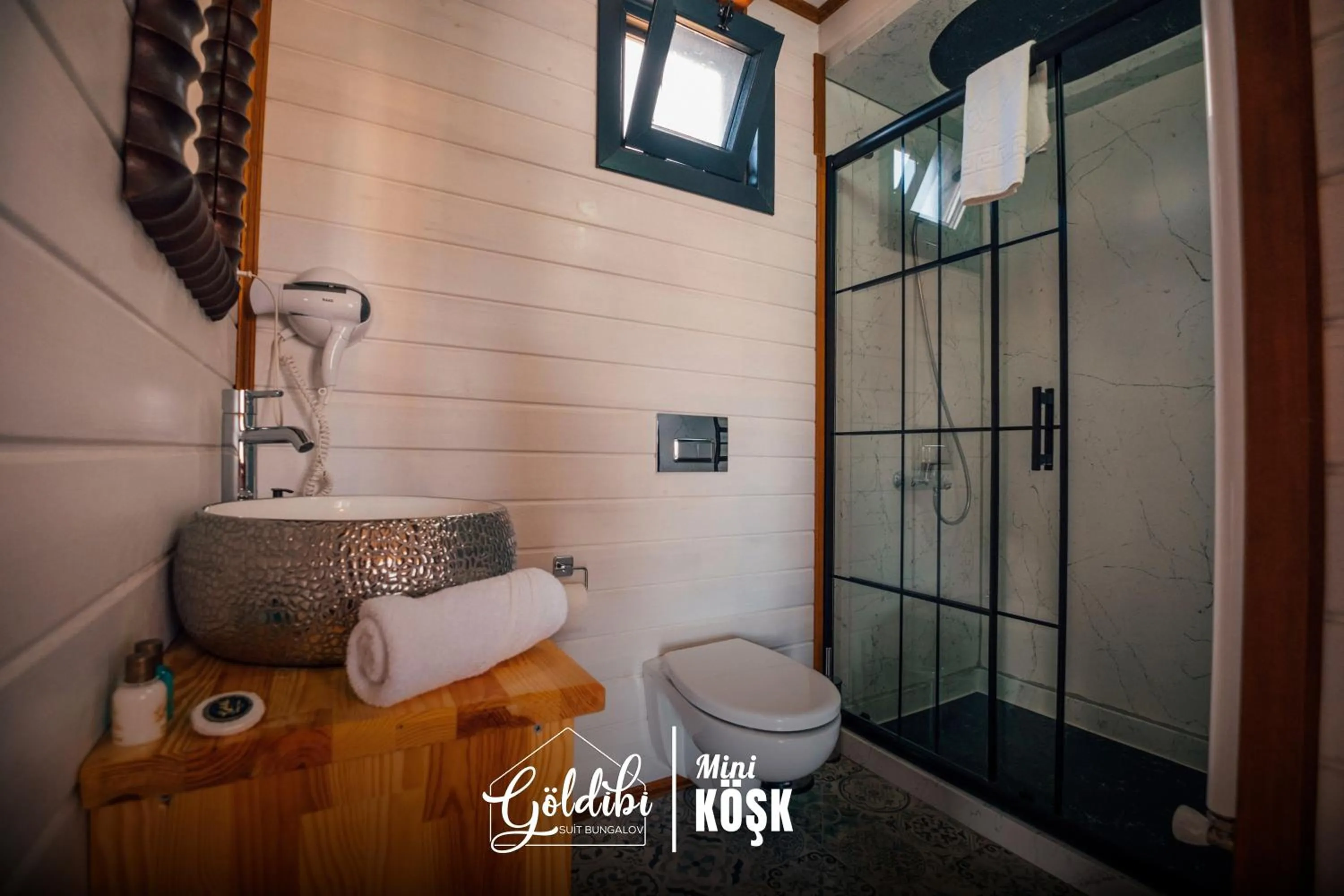 Shower in Sapanca Göldibi Suit Bungalov