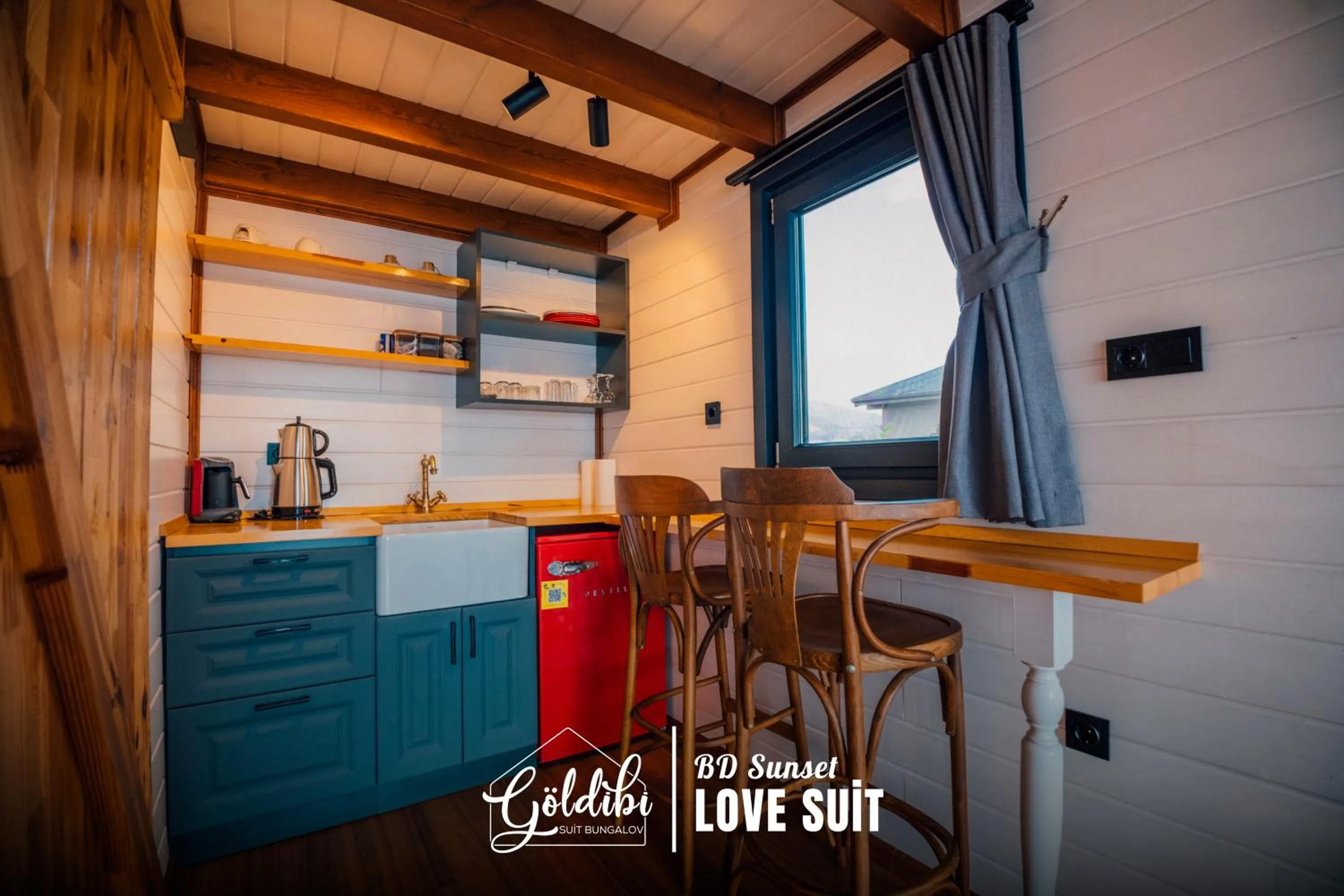 Kitchen or kitchenette in Sapanca Göldibi Suit Bungalov