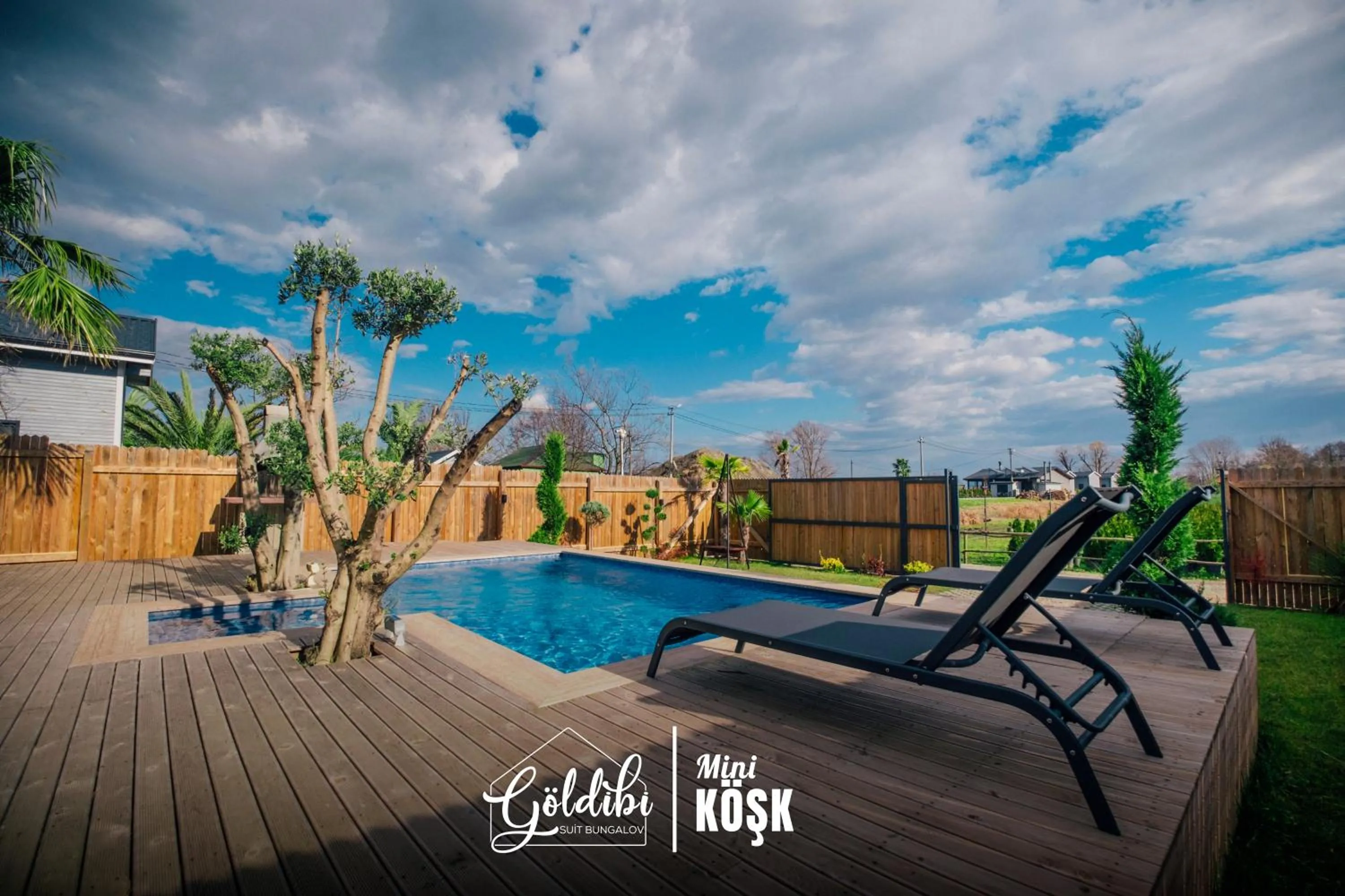 Swimming pool in Sapanca Göldibi Suit Bungalov