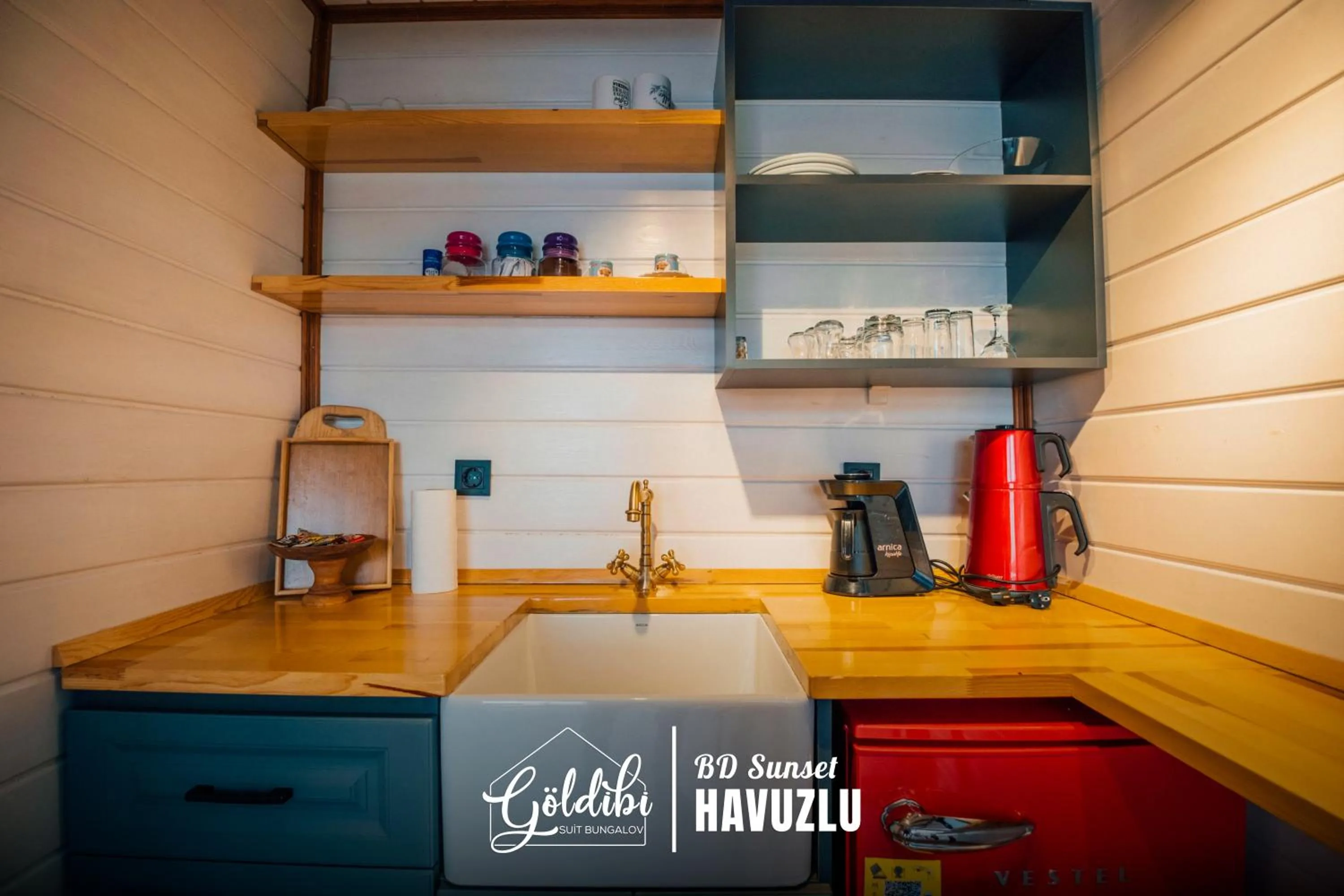 Kitchen or kitchenette in Sapanca Göldibi Suit Bungalov