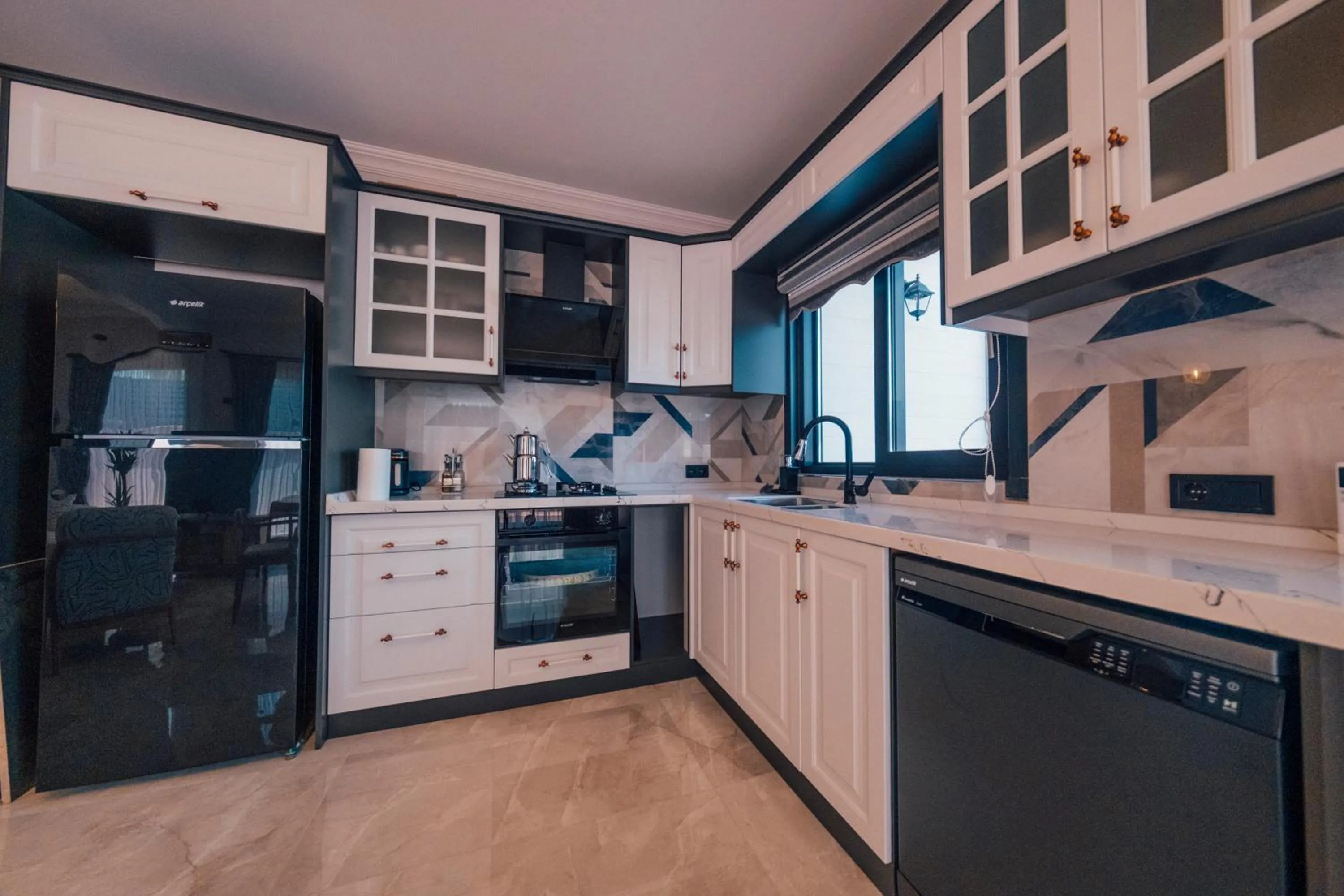 Kitchen or kitchenette in Sapanca Göldibi Suit Bungalov