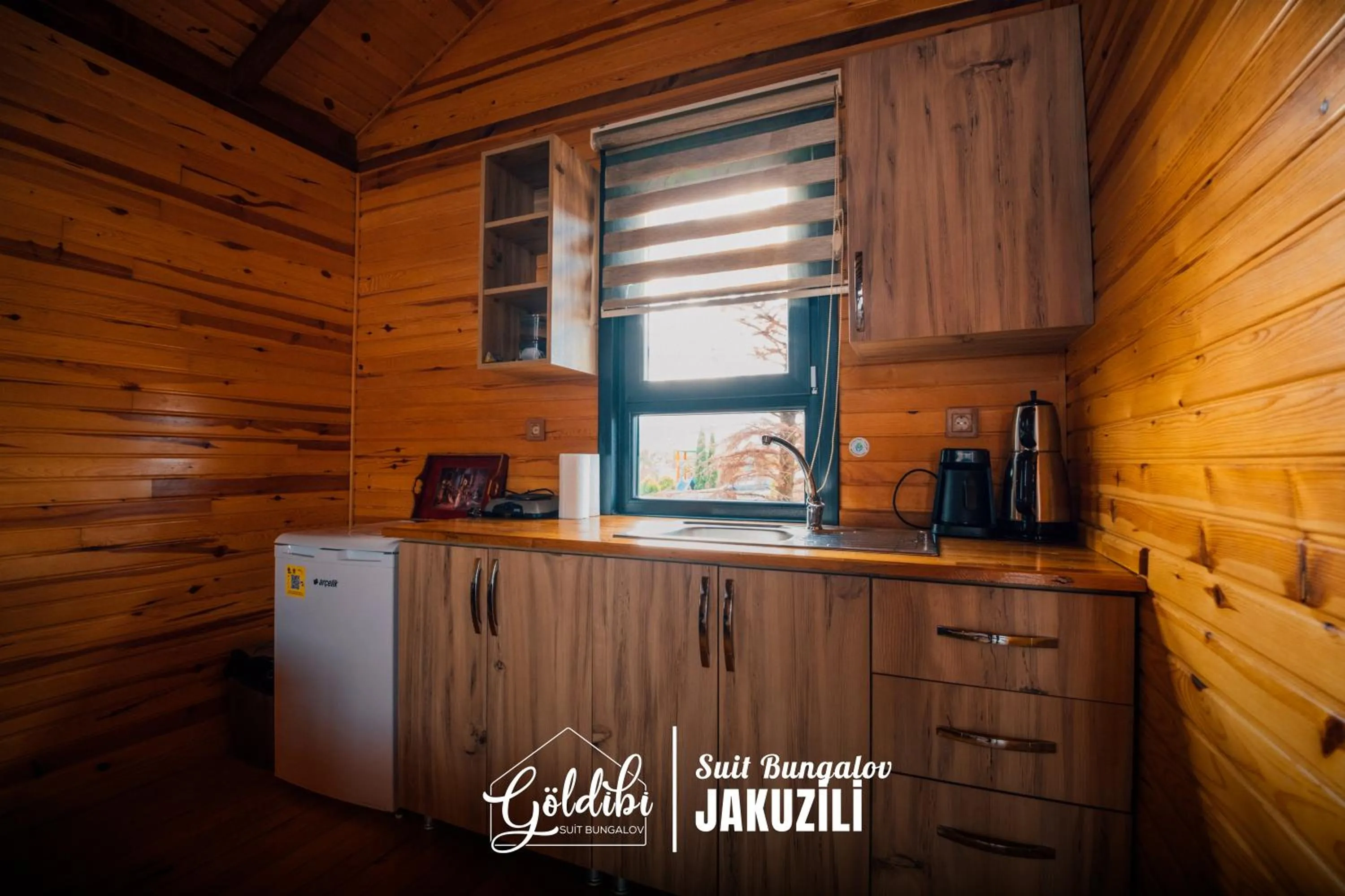 Kitchen or kitchenette in Sapanca Göldibi Suit Bungalov