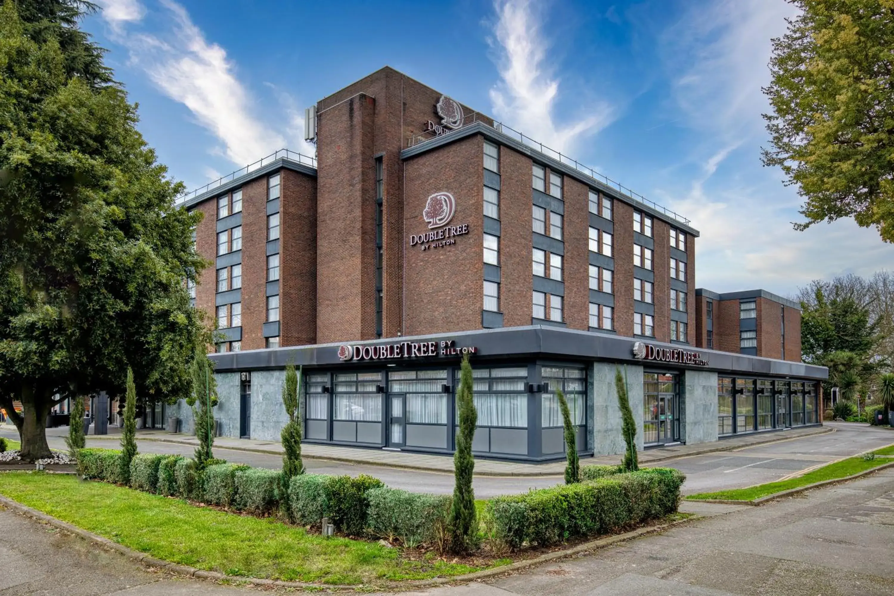 Property building in DoubleTree by Hilton London Ealing Property building in DoubleTree by Hilton London Ealing