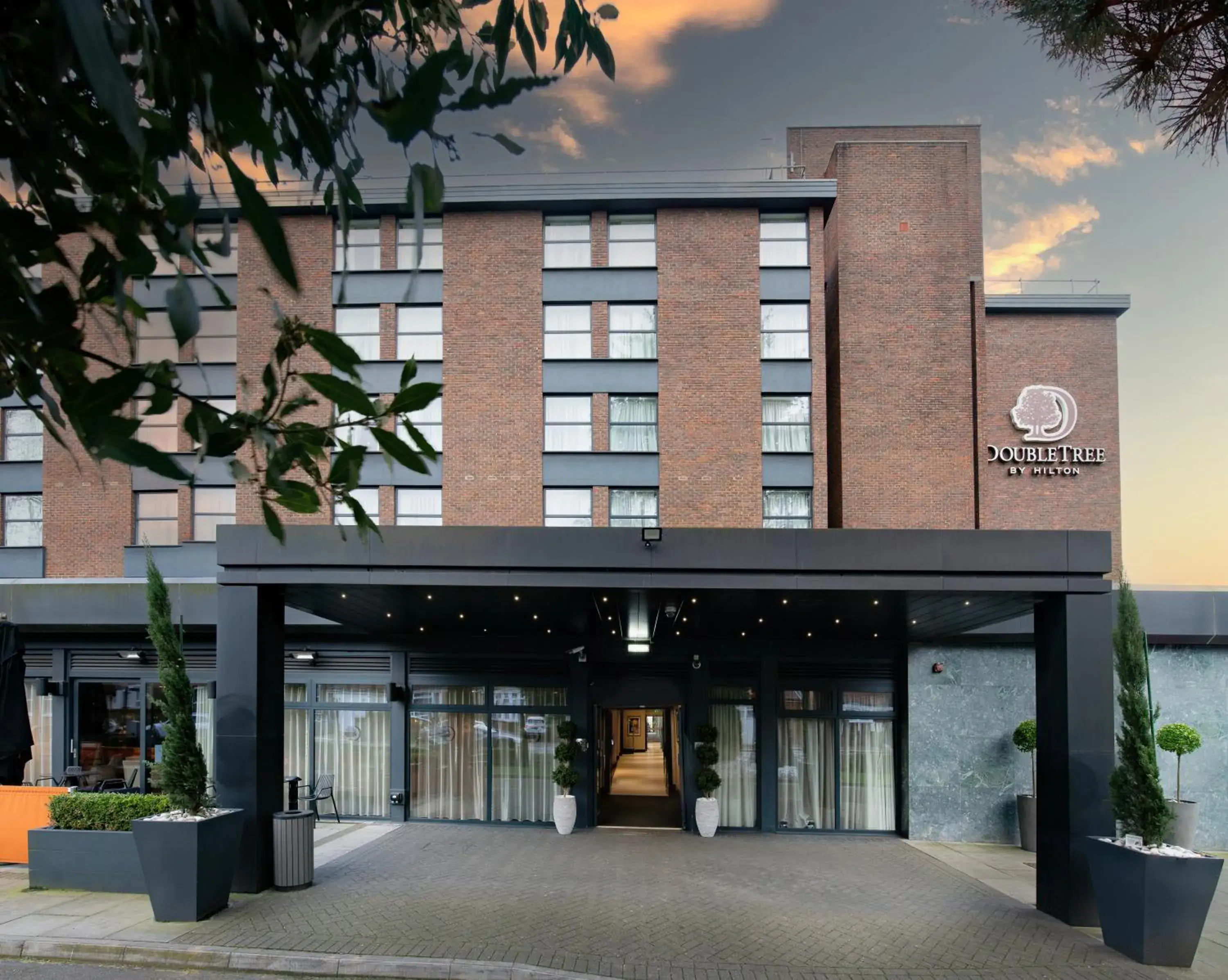 Facade/entrance in DoubleTree by Hilton London Ealing Facade/entrance in DoubleTree by Hilton London Ealing