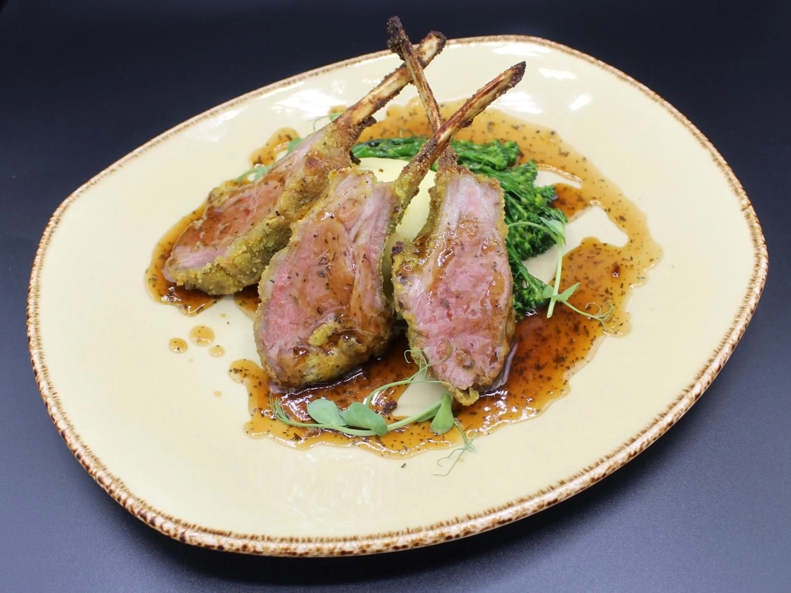 Restaurant/places to eat in DoubleTree by Hilton London Ealing