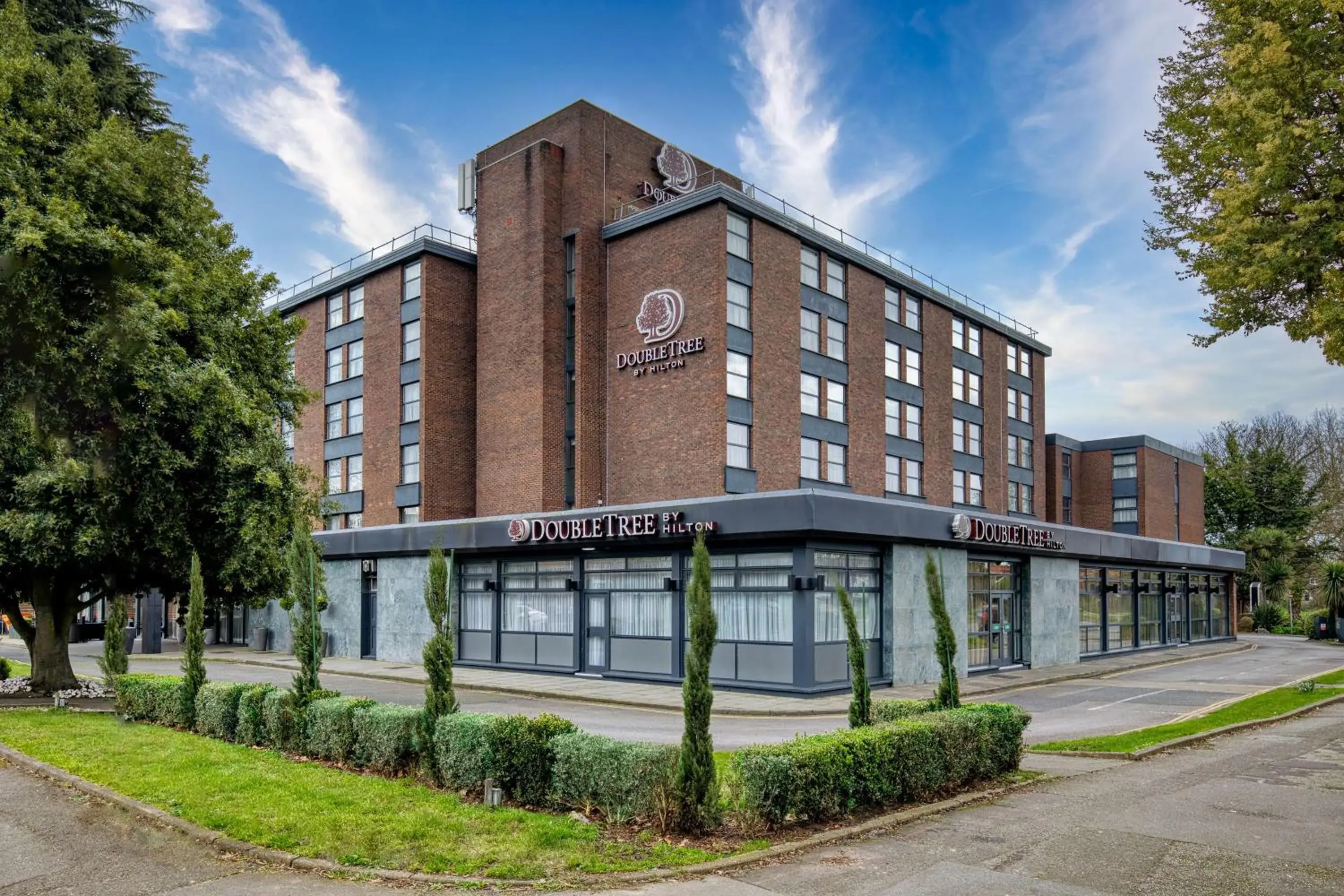 Property building in DoubleTree by Hilton London Ealing Property building in DoubleTree by Hilton London Ealing