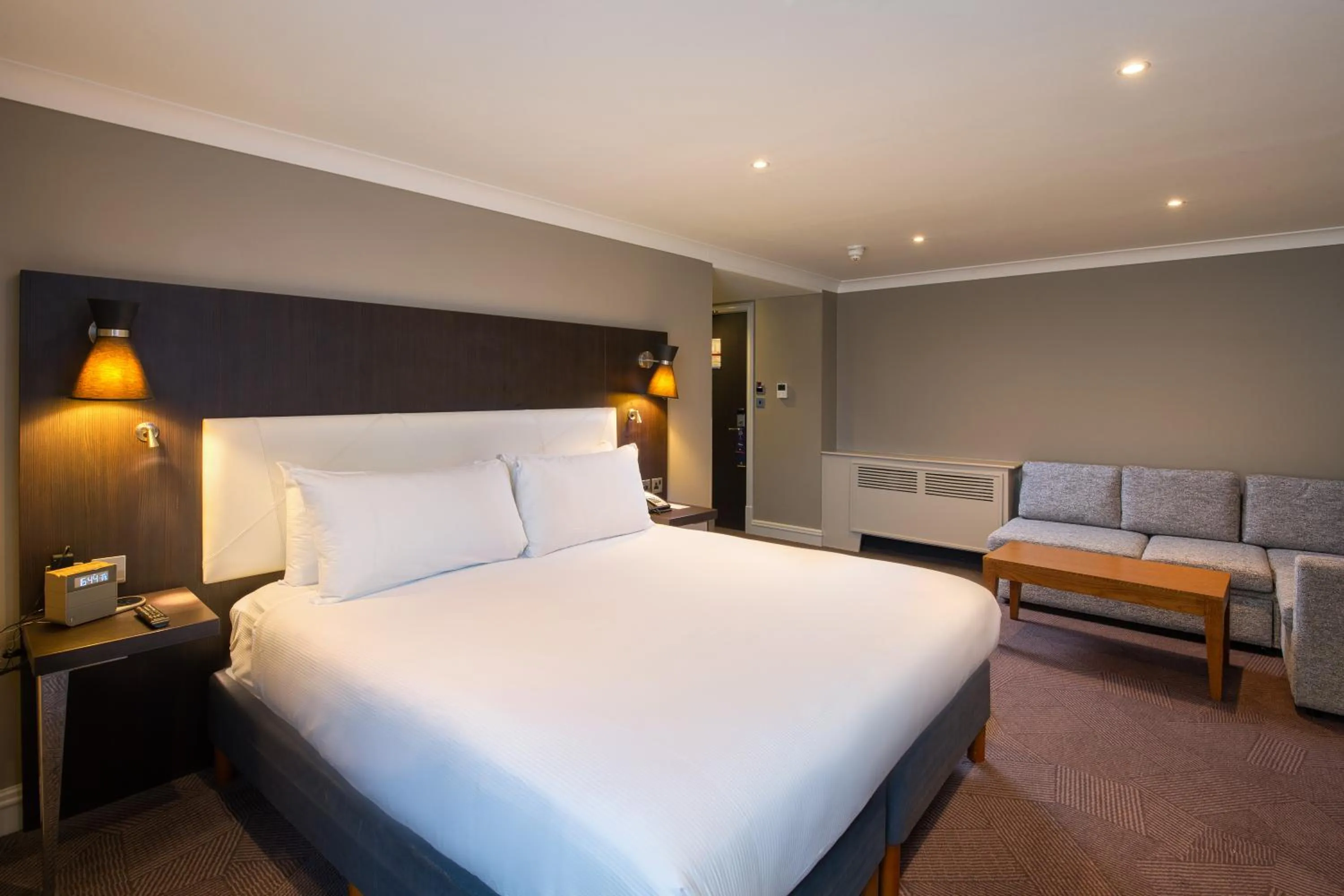Bed in DoubleTree by Hilton London Ealing