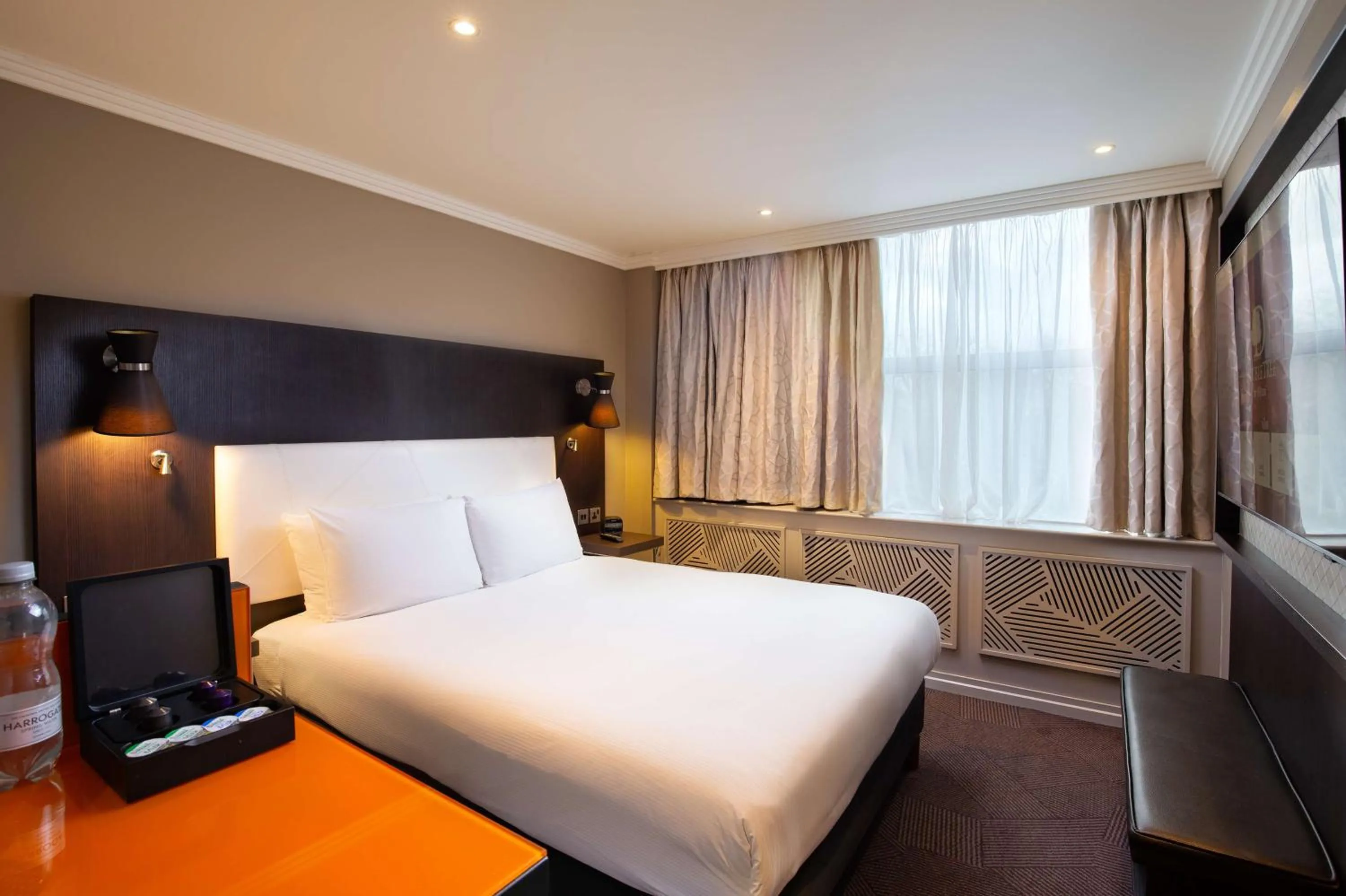 Bed in DoubleTree by Hilton London Ealing