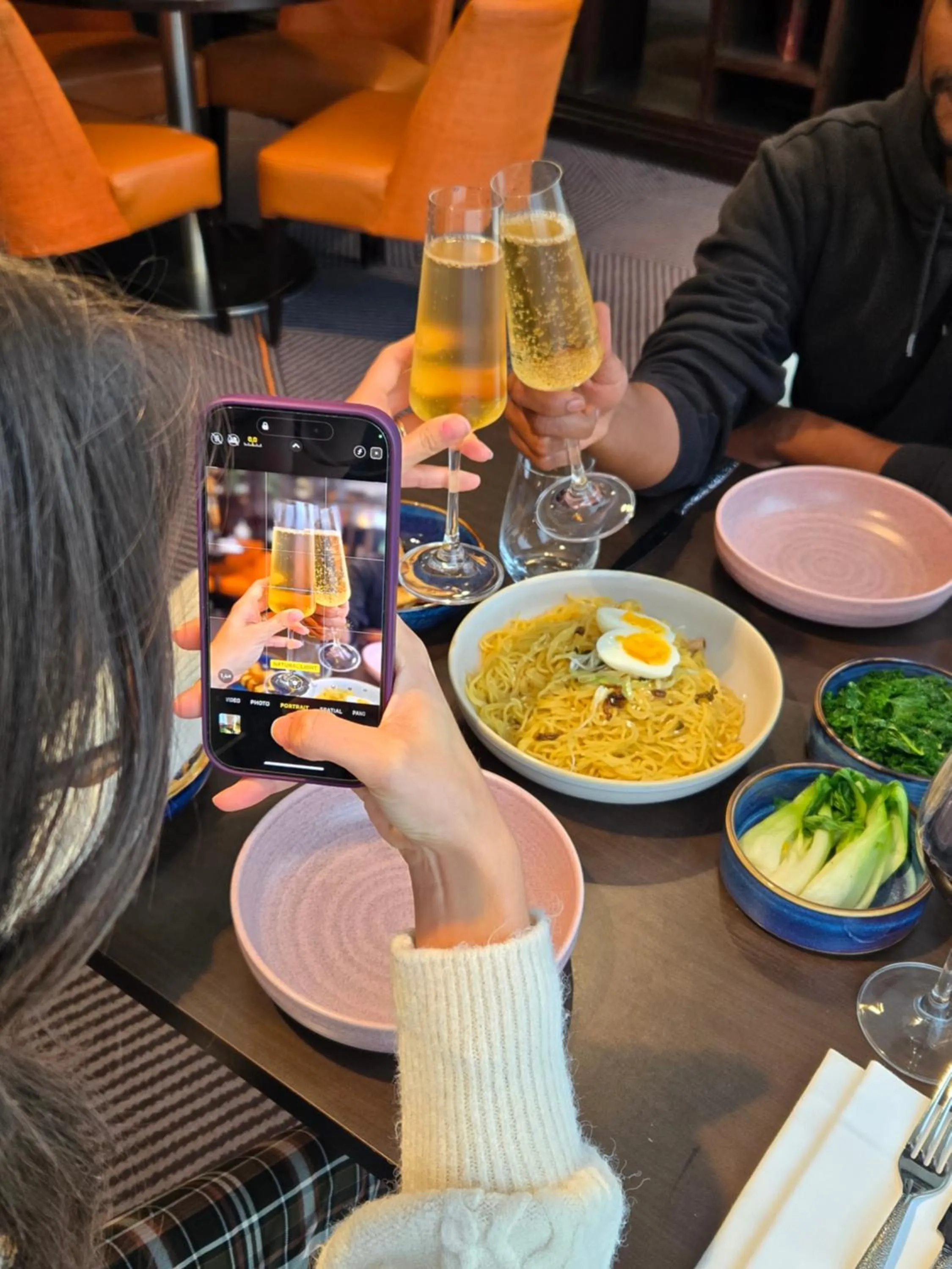 Lounge or bar in DoubleTree by Hilton London Ealing