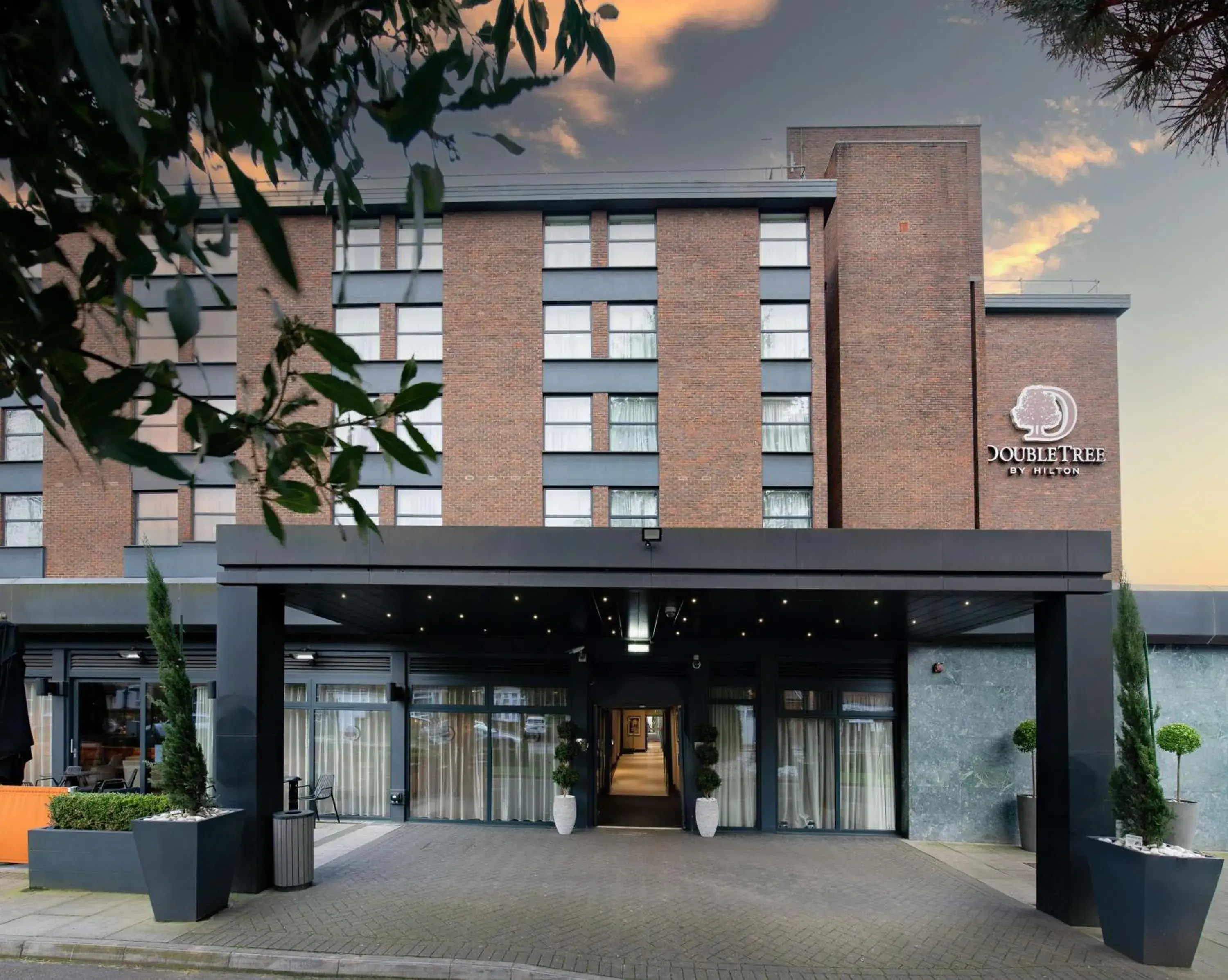 Property building in DoubleTree by Hilton London Ealing Property building in DoubleTree by Hilton London Ealing