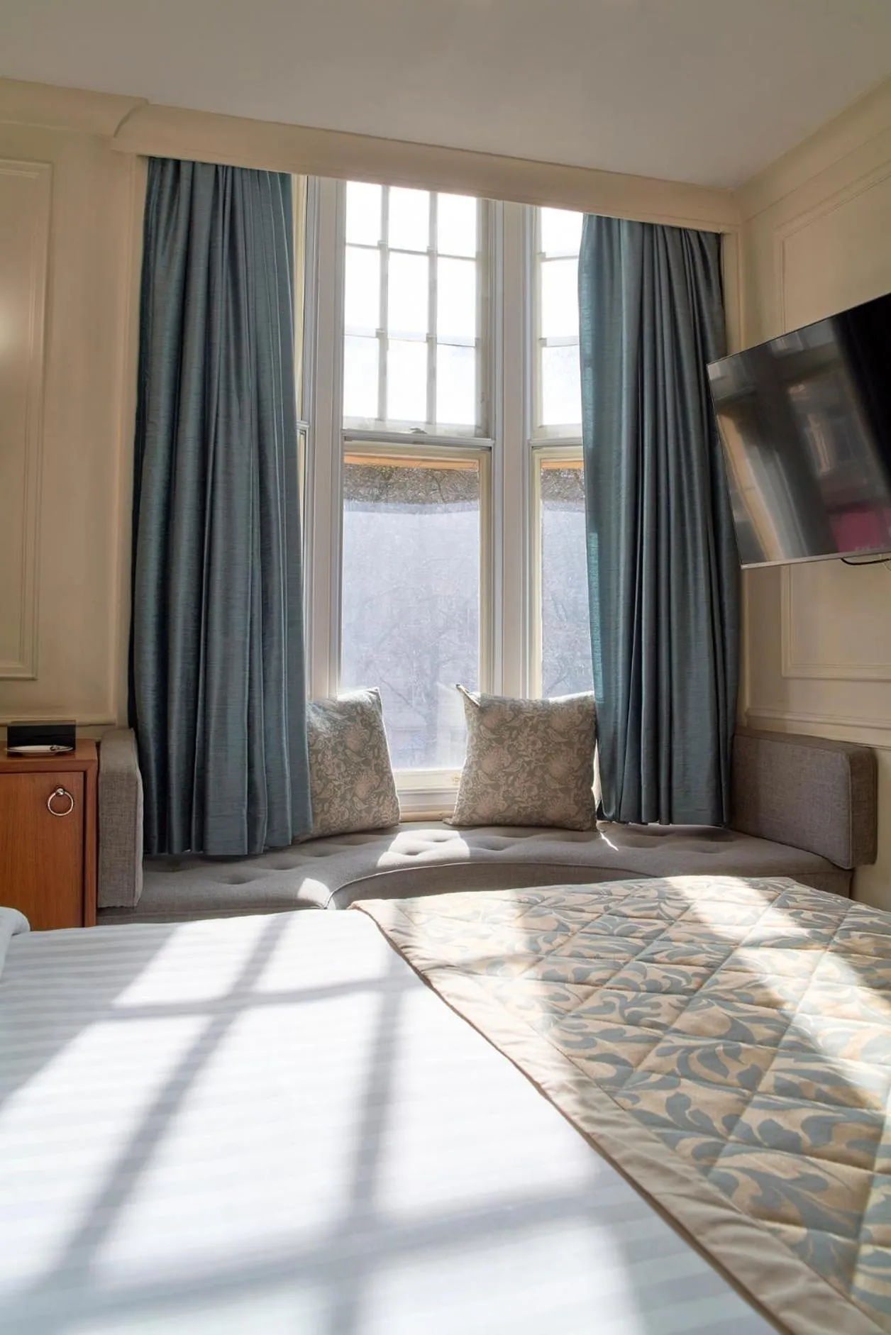 Bed in Sloane Square Hotel