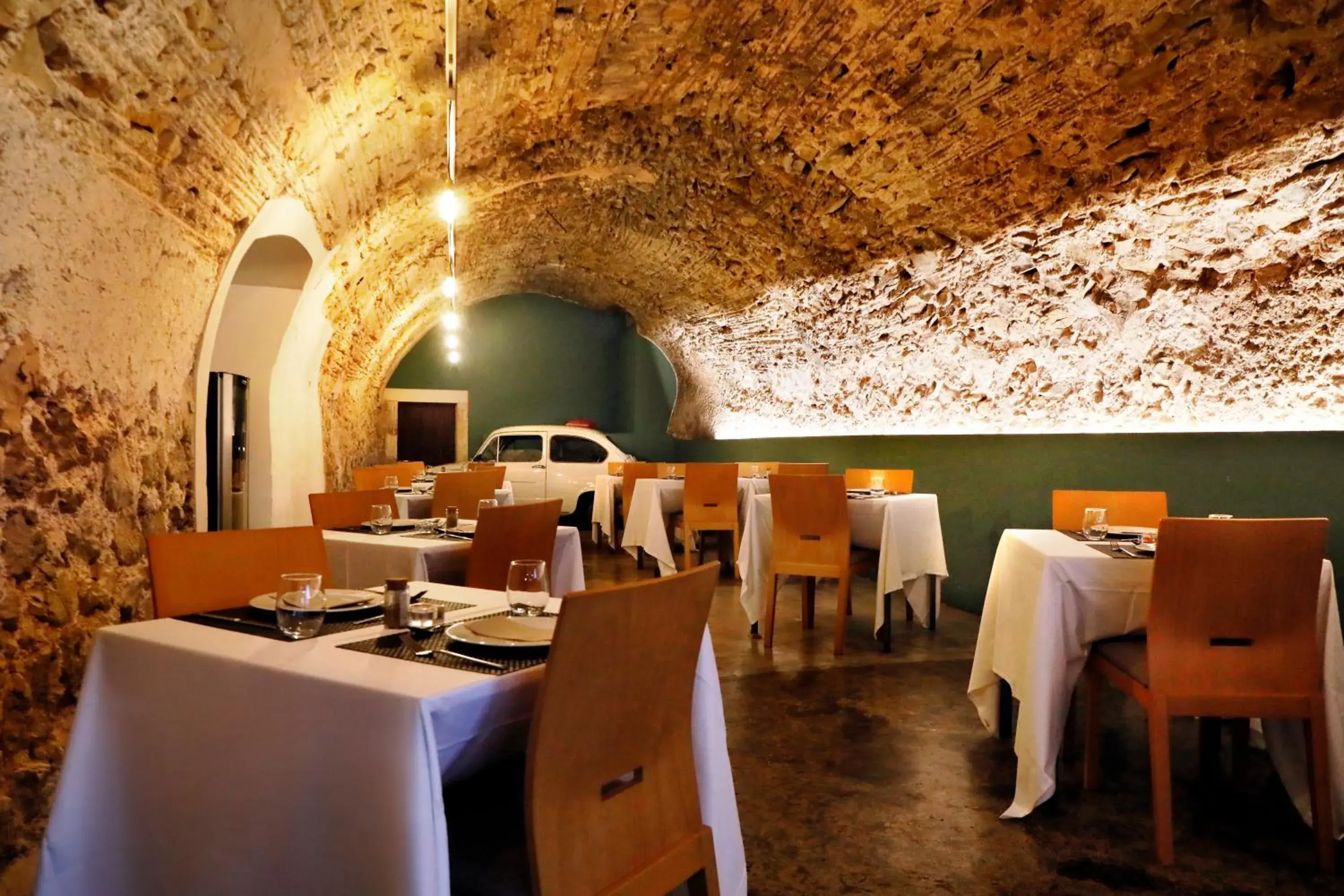 Restaurant/places to eat in Petit Hotel Hostatgeria Sant Salvador Restaurant/places to eat in Petit Hotel Hostatgeria Sant Salvador