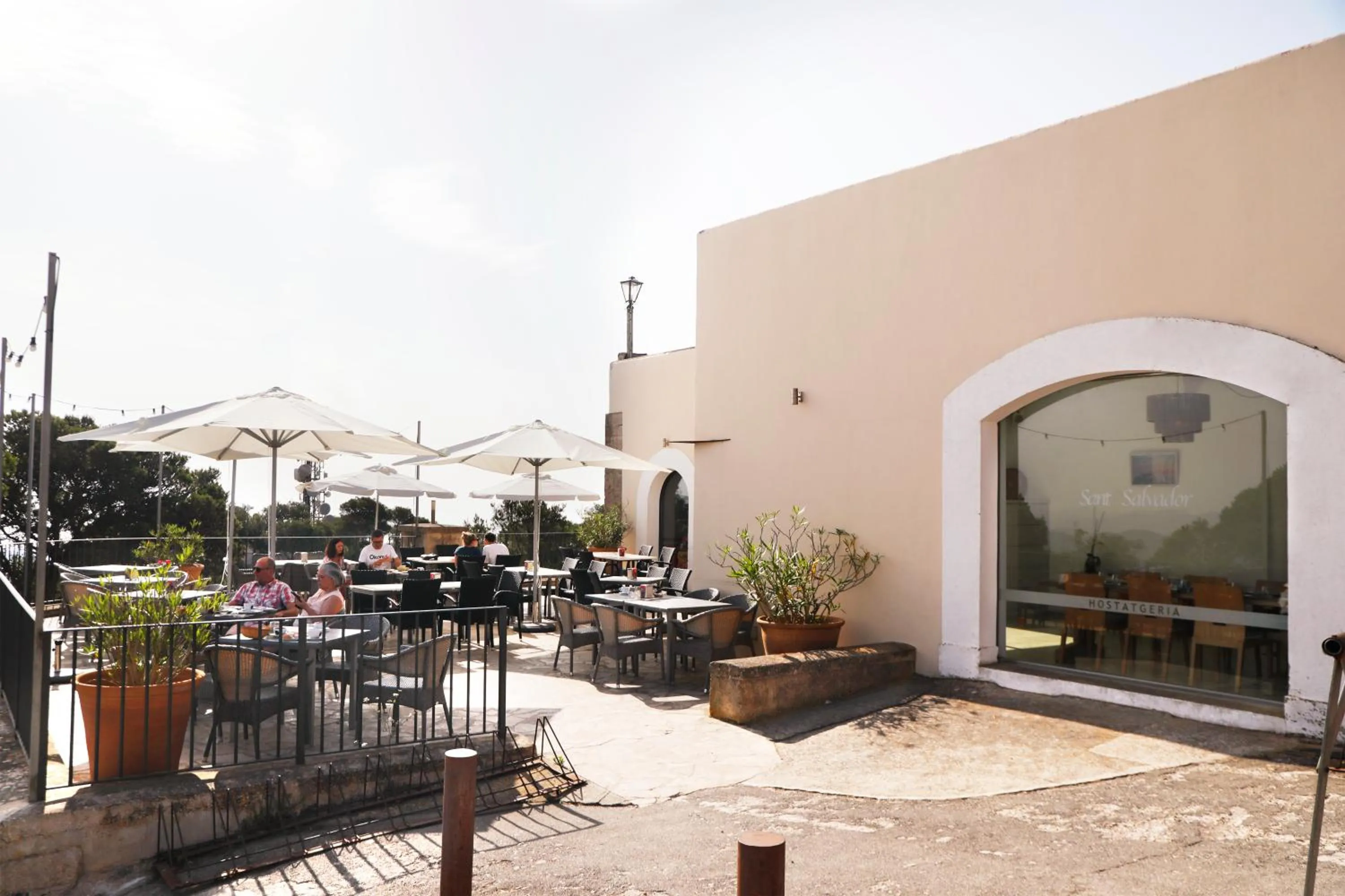 Restaurant/places to eat in Petit Hotel Hostatgeria Sant Salvador