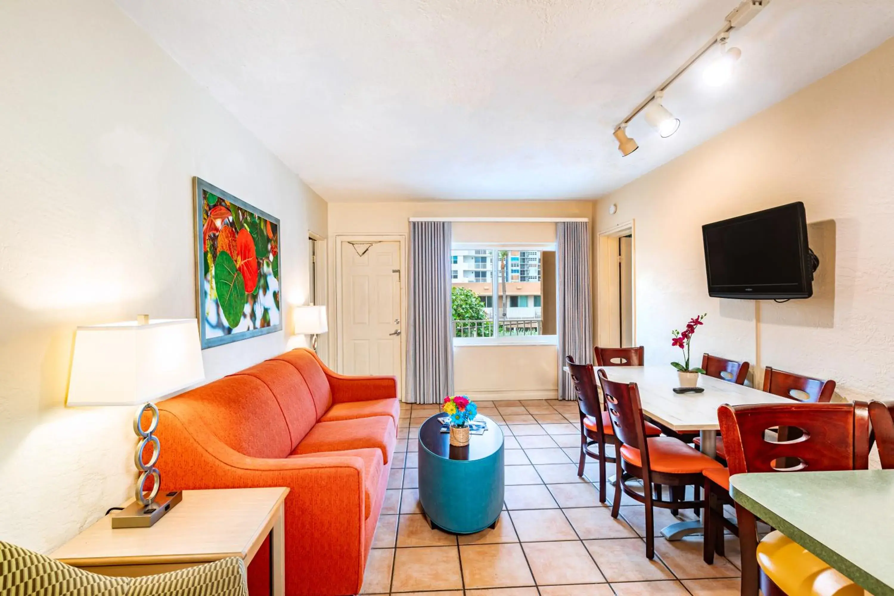 Two-Bedroom Apartment with Pool View in Enchanted Isle Hollywood Beach Resort Two-Bedroom Apartment with Pool View in Enchanted Isle Hollywood Beach Resort