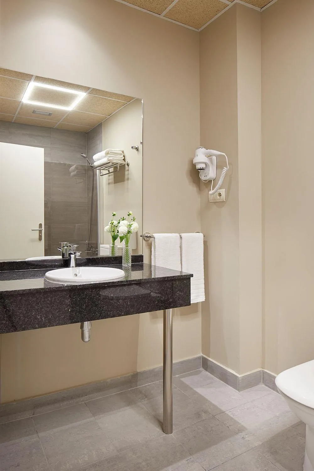 Bathroom in Hotel Sukha