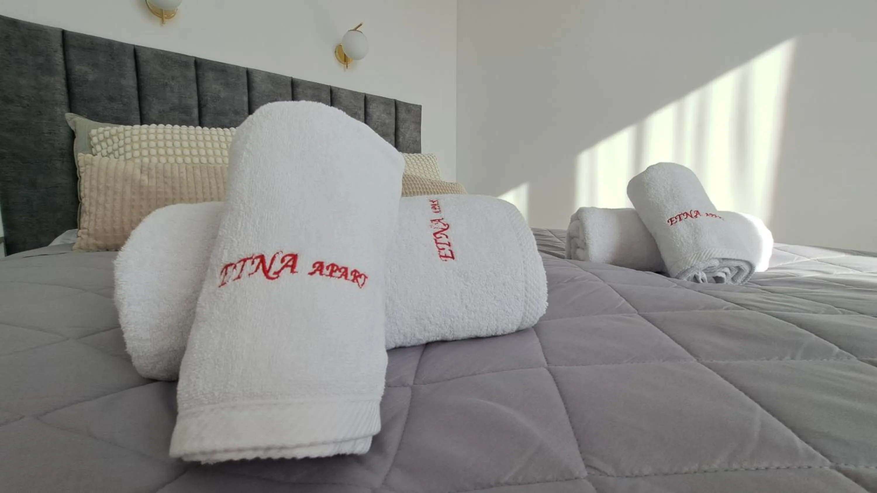 Bed in Etna Apart