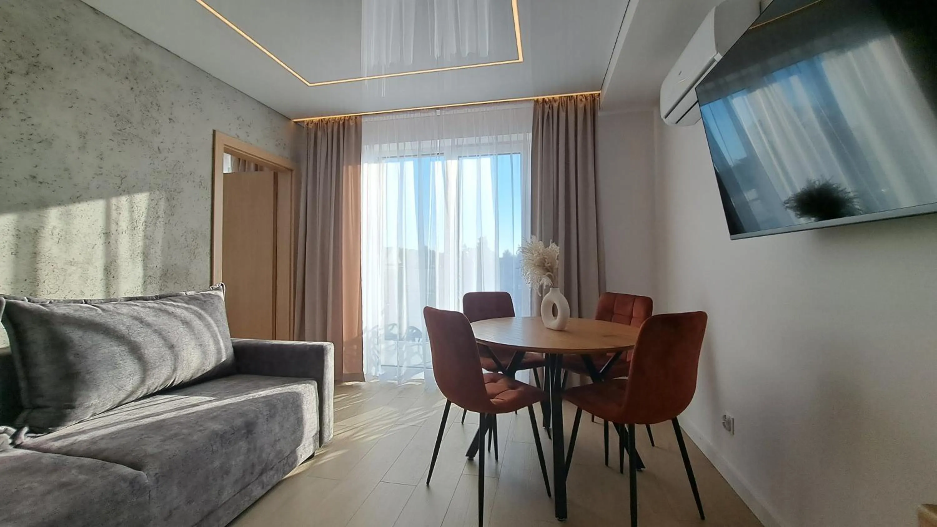 Dining area in Etna Apart