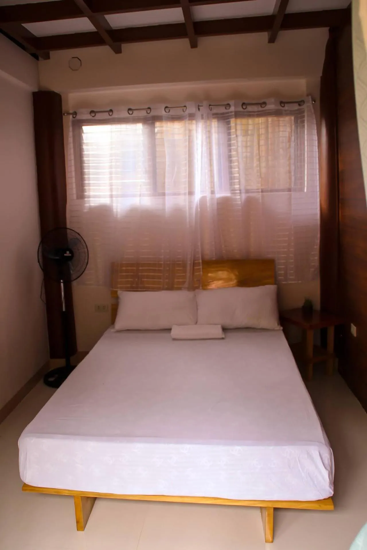 Bed in Camote's Lake Retreat