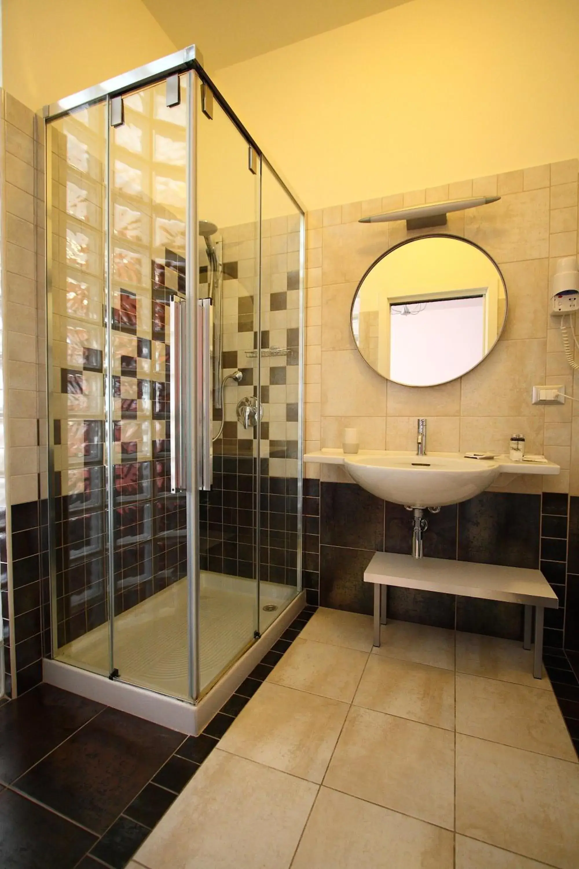 Quadruple Room - single occupancy in B&B Imbriani 24 Quadruple Room - single occupancy in B&B Imbriani 24